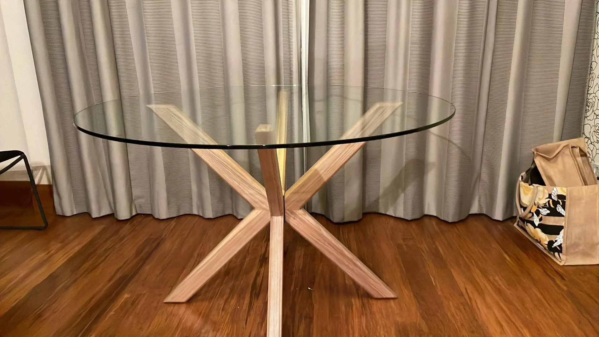 Glass table oak legs 1200.jpg