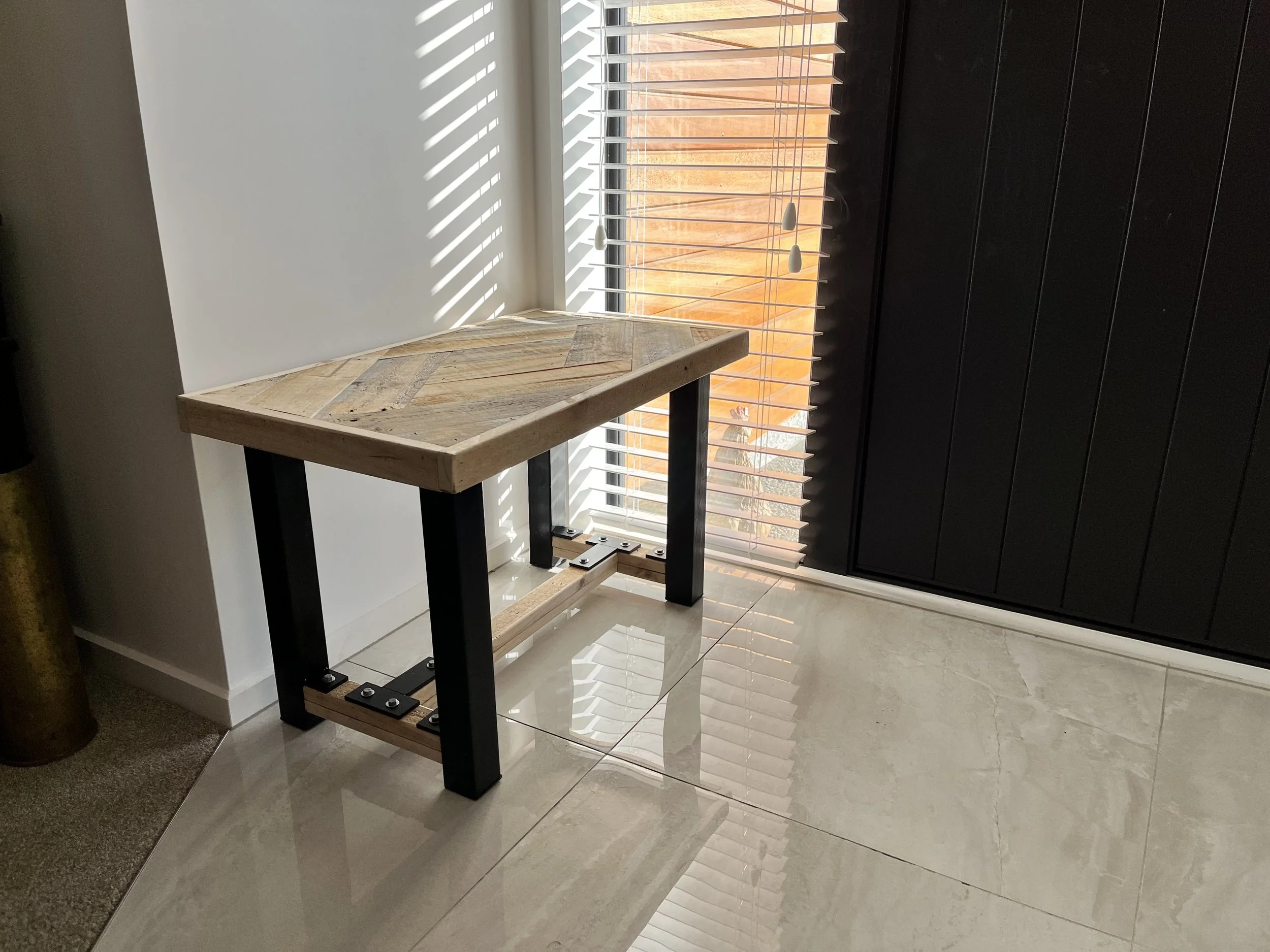 Reclaimed Pallets Bench seat 3.JPG