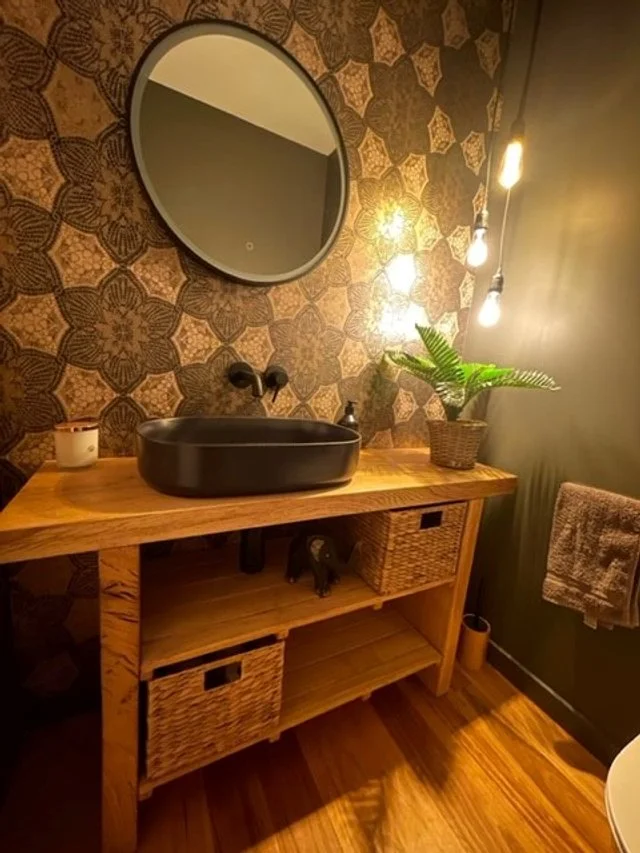 Macro Vanity fully finished 1.jpg