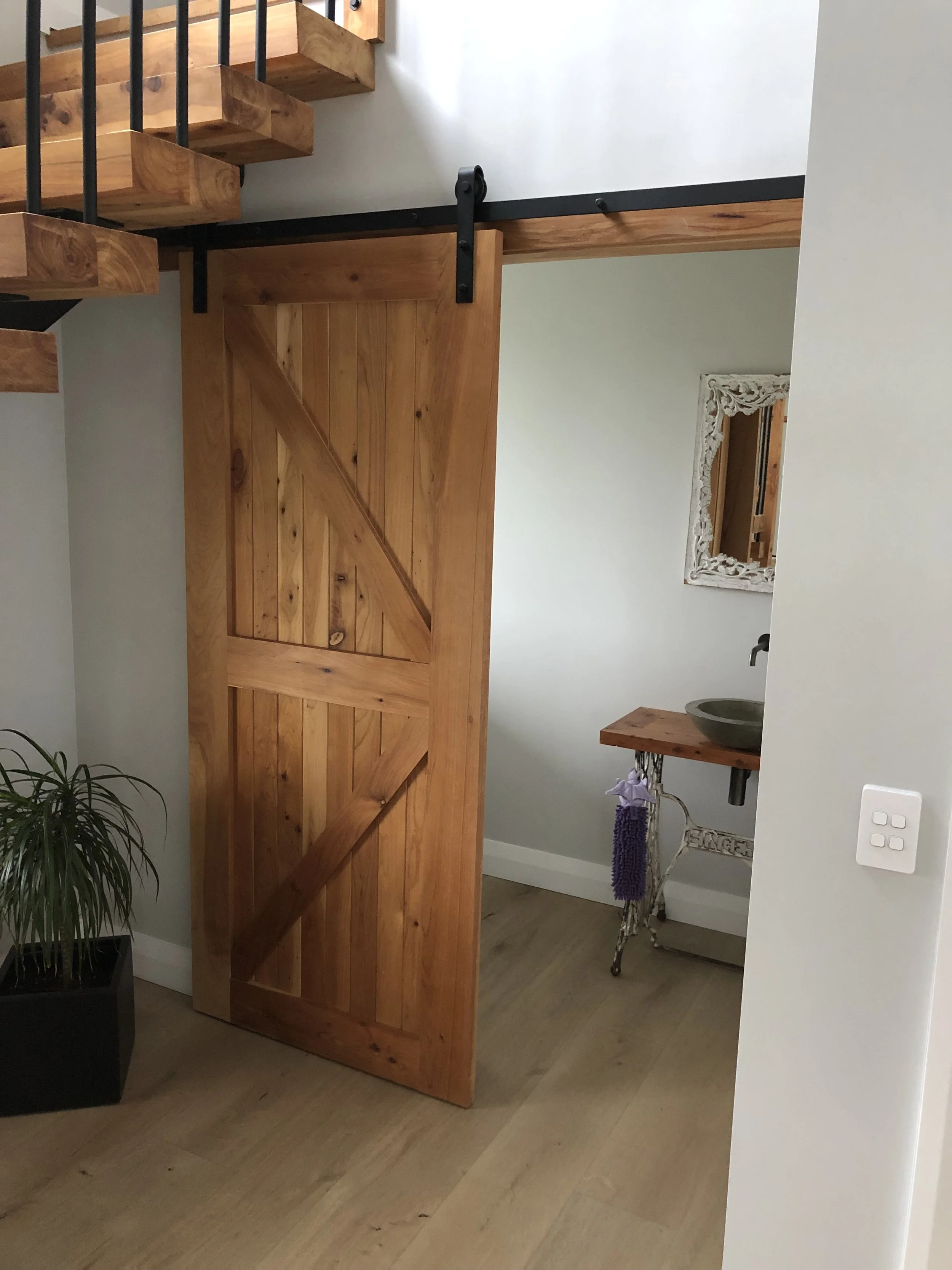 Barn roller door 6.jpg