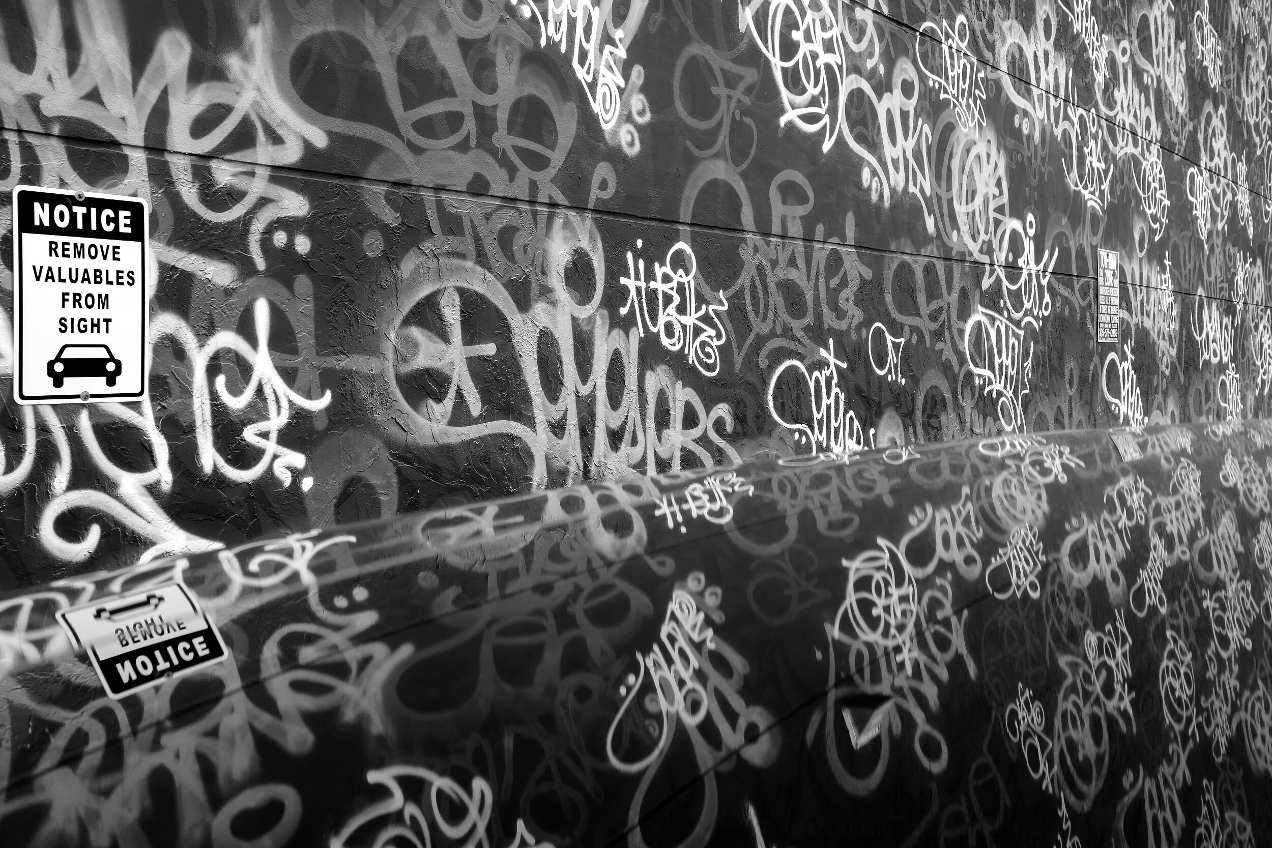 _DSC0709Miami Wynwood True Black and White tags.jpg