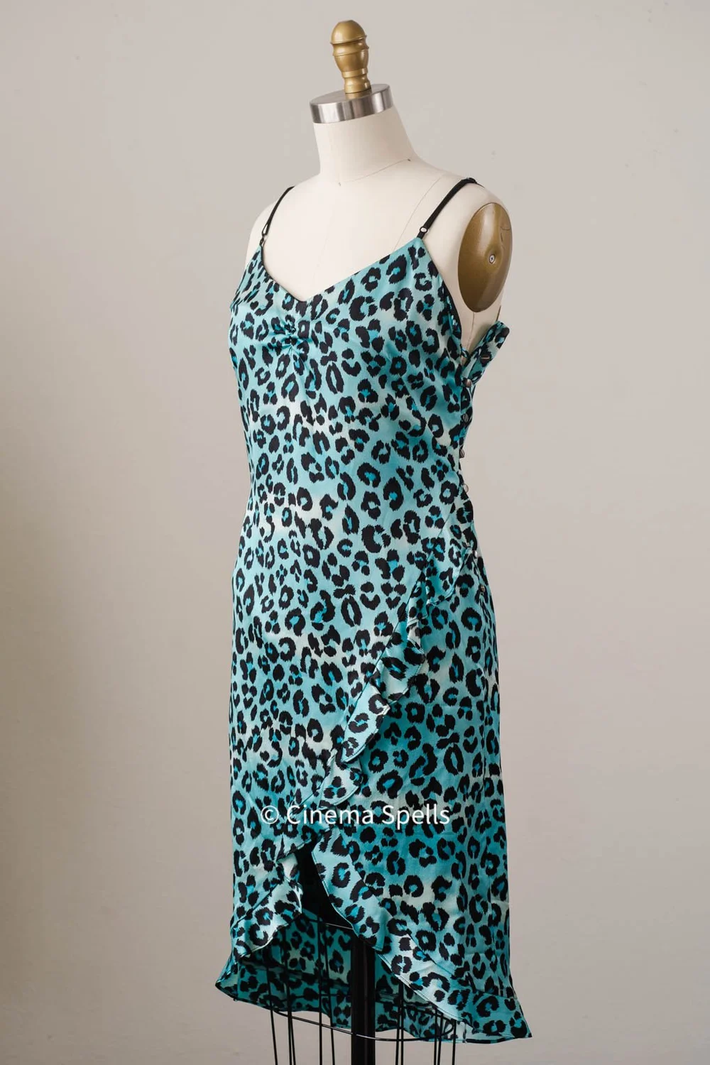 1990s Blue Leopard Dress As Seen On Samantha On SATC (US 2) Cinema Spells 1990s Blue Leopard Dress As Seen On Samantha On SATC (US 2) Cinema Spells