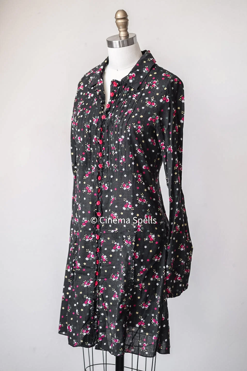 Lucy Gilmore Girls Black Floral Button Down Dress US 6 (Small)