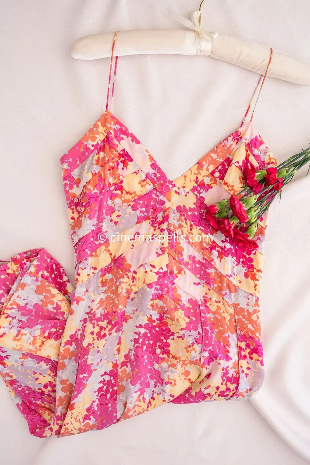Edie Britt Desperate Housewives Pink Patterned Dress 2000s (S) Cinema Spells Edie Britt Desperate Housewives Pink Patterned Dress 2000s (S) Cinema Spells