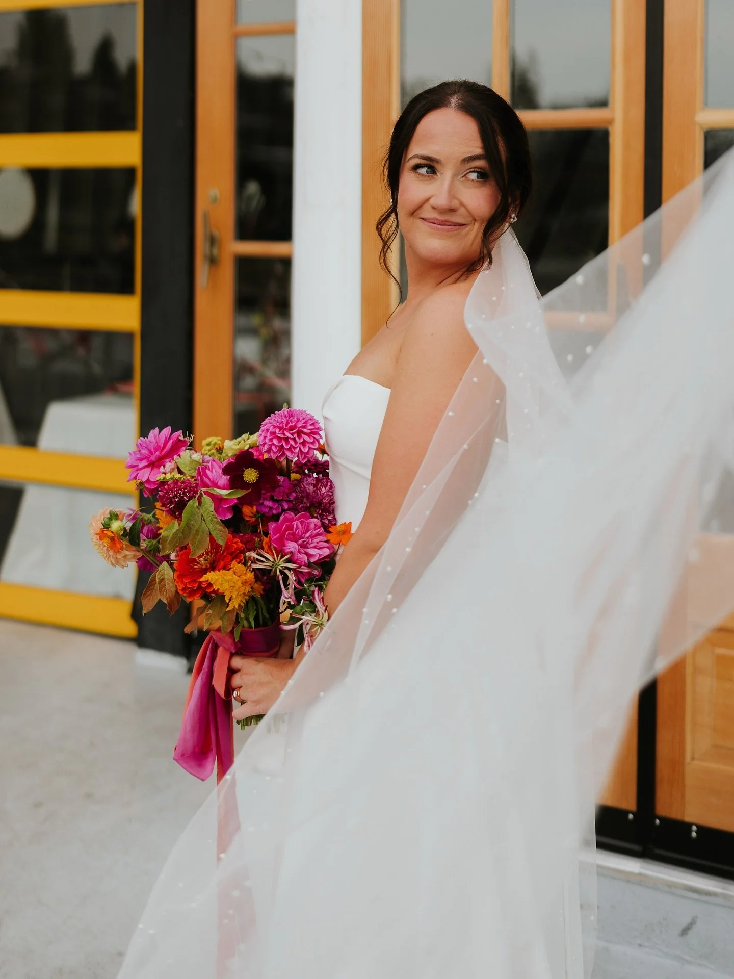 That first look moment 🩷🧡

Kendall wanted bright pink + orange flowers everywhere, Billy said okay 🙂&zwj;↕️🫶

Venue + Catering | MV Skansonia @mv_skansonia 
Photography | Breanna + Kevin @breannapluskevin 
Videography | Larissa Mae Productions
Br