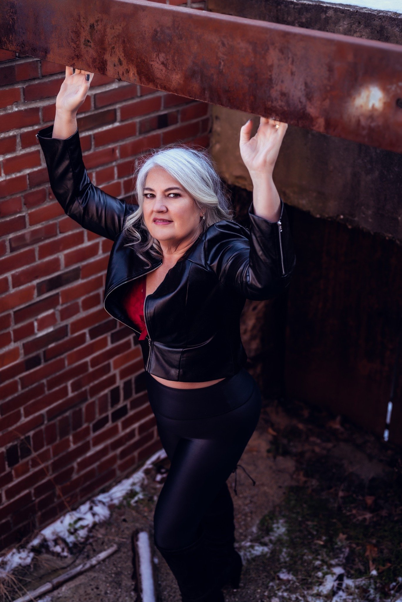 city-boudoir-Pittsburgh-ourdoors.jpg