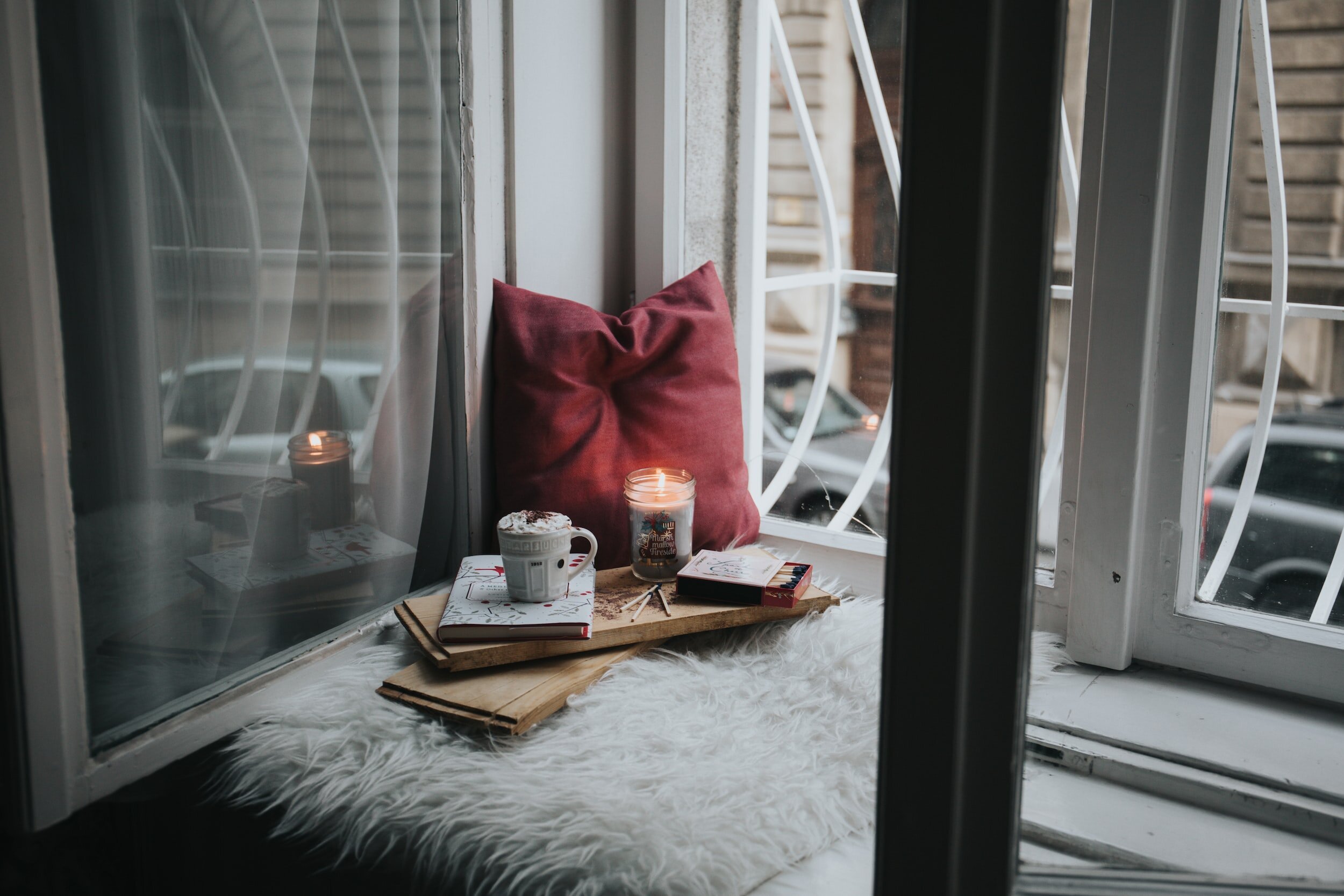 Designing a Relaxing Bedroom Retreat: Tips for Creating a Tranquil Space