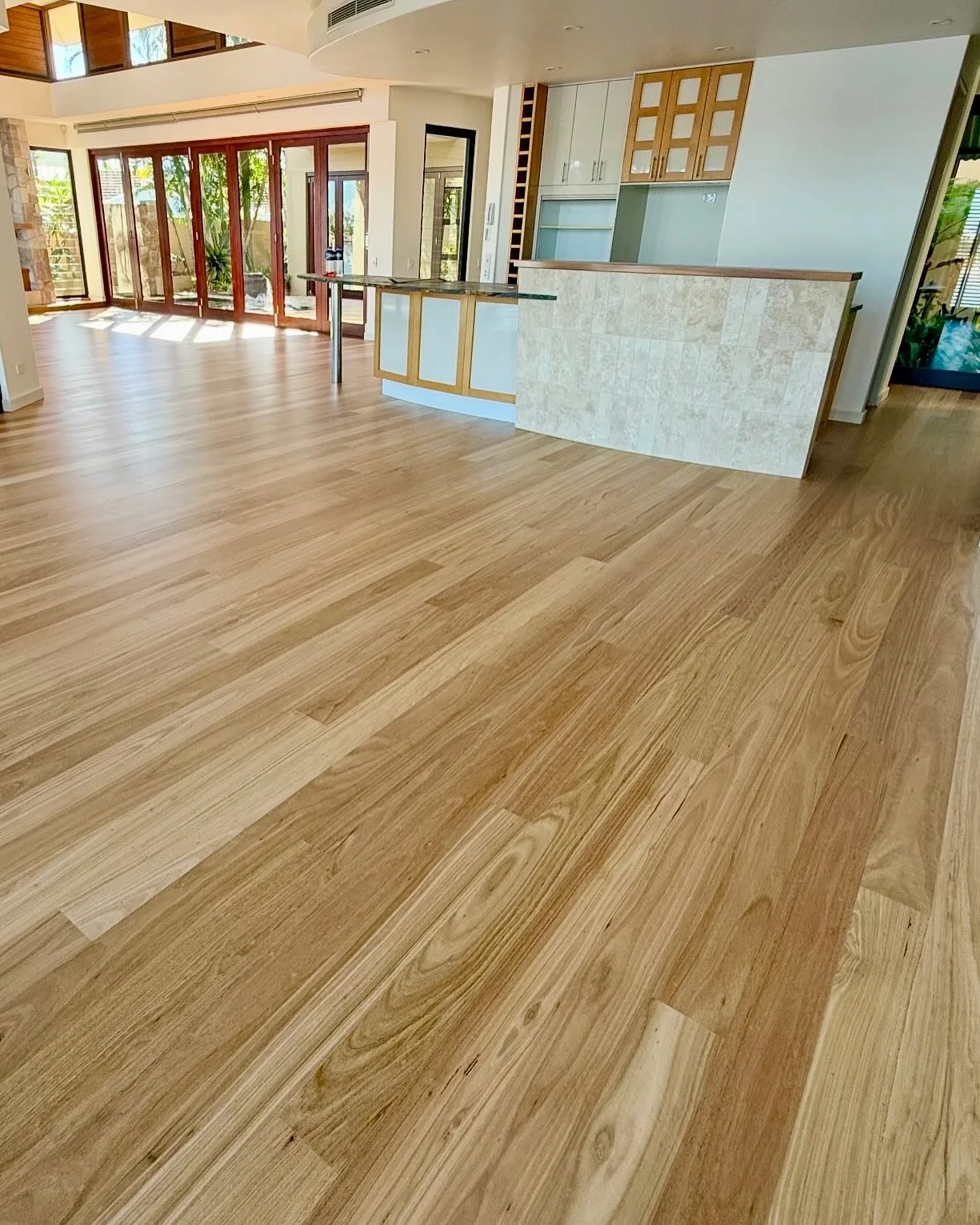 What a delight to finish this stunning Blackbutt installation we carried out. Floors have been finished using Australian made Aqua Gold water based 2pac. #timberoo_flooring_specialist #hurfordwholesale #timberflooringsunshinecoast #floorsanderstrades