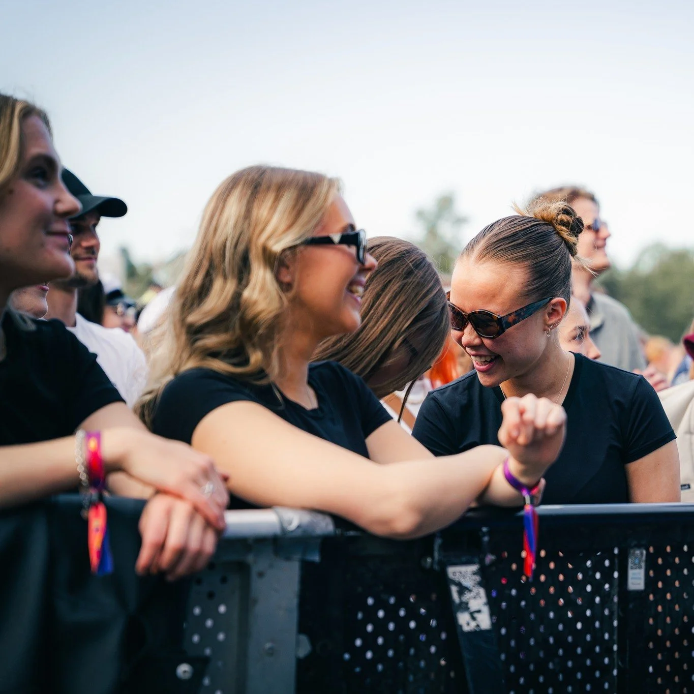 Hurmos photo dump✨

Kaikki tapahtumakuvat l&ouml;ytyv&auml;t Hurmoksen Flickrist&auml;, linkki biossa!🎉

Kiitos Hurmoksen kuvaajille Oskari Partaselle ja Peetu Heikkiselle tapahtuman ikuistamisesta linssin l&auml;pi.🫶

Kuvat 1 ja 4-9: Oskari Partan
