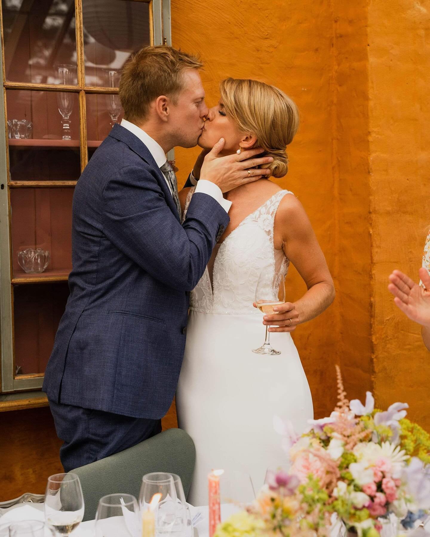 Lovely memories from this summer wedding! 🥂🥰 After this season has slowly come to an end, I still have sooo much to update you on from the past 30 or so weddings. Just from the summer months!

THANK YOU for showing your love in front of my camera. 