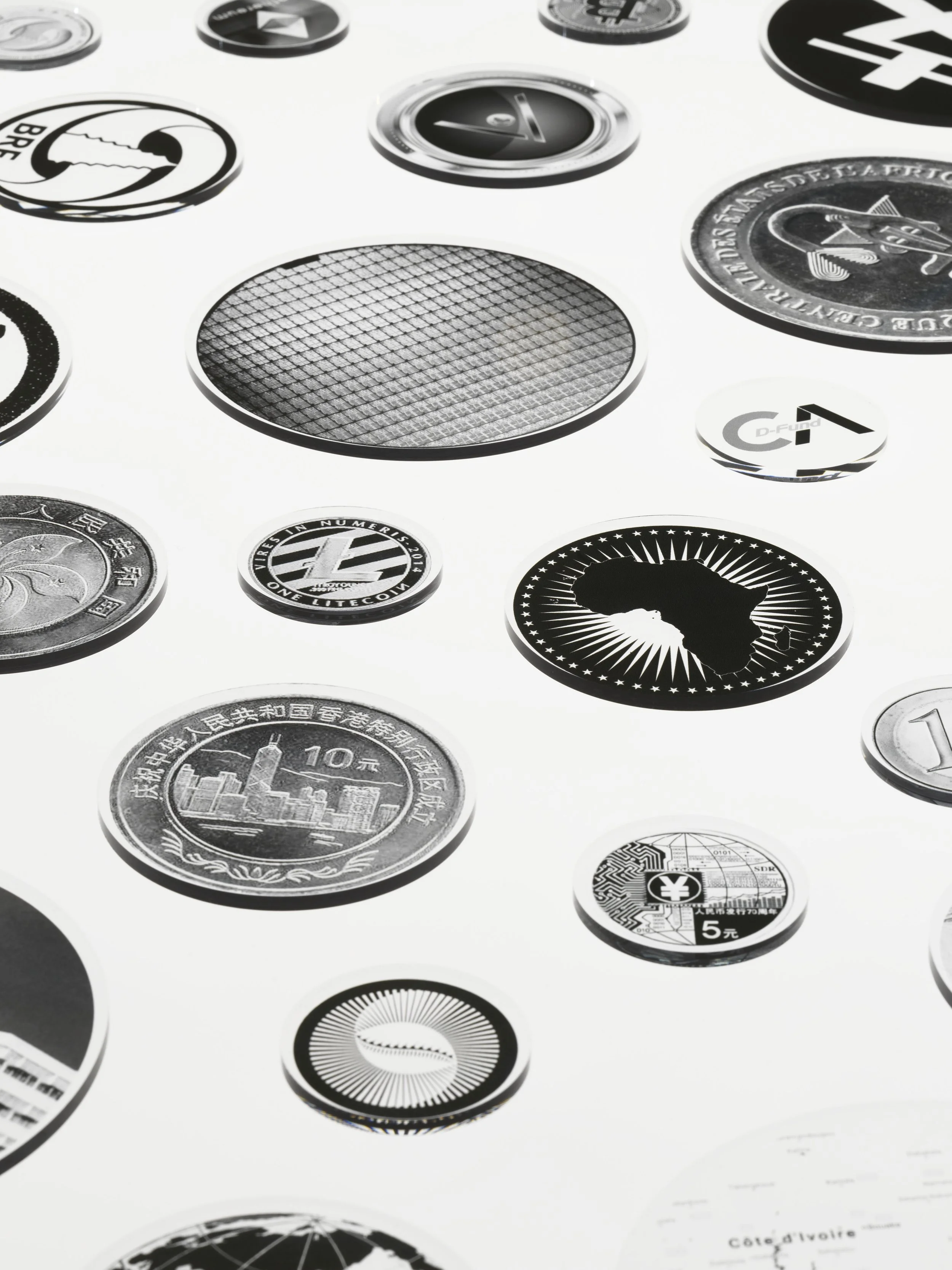 Musquiqui Chihying_The Culture Center_2018 - 2020_Digital print on acrylic glass_zinc alloy_magnifying glass_round light box_180x180x100 cm_LIUSA WANG_4.jpg