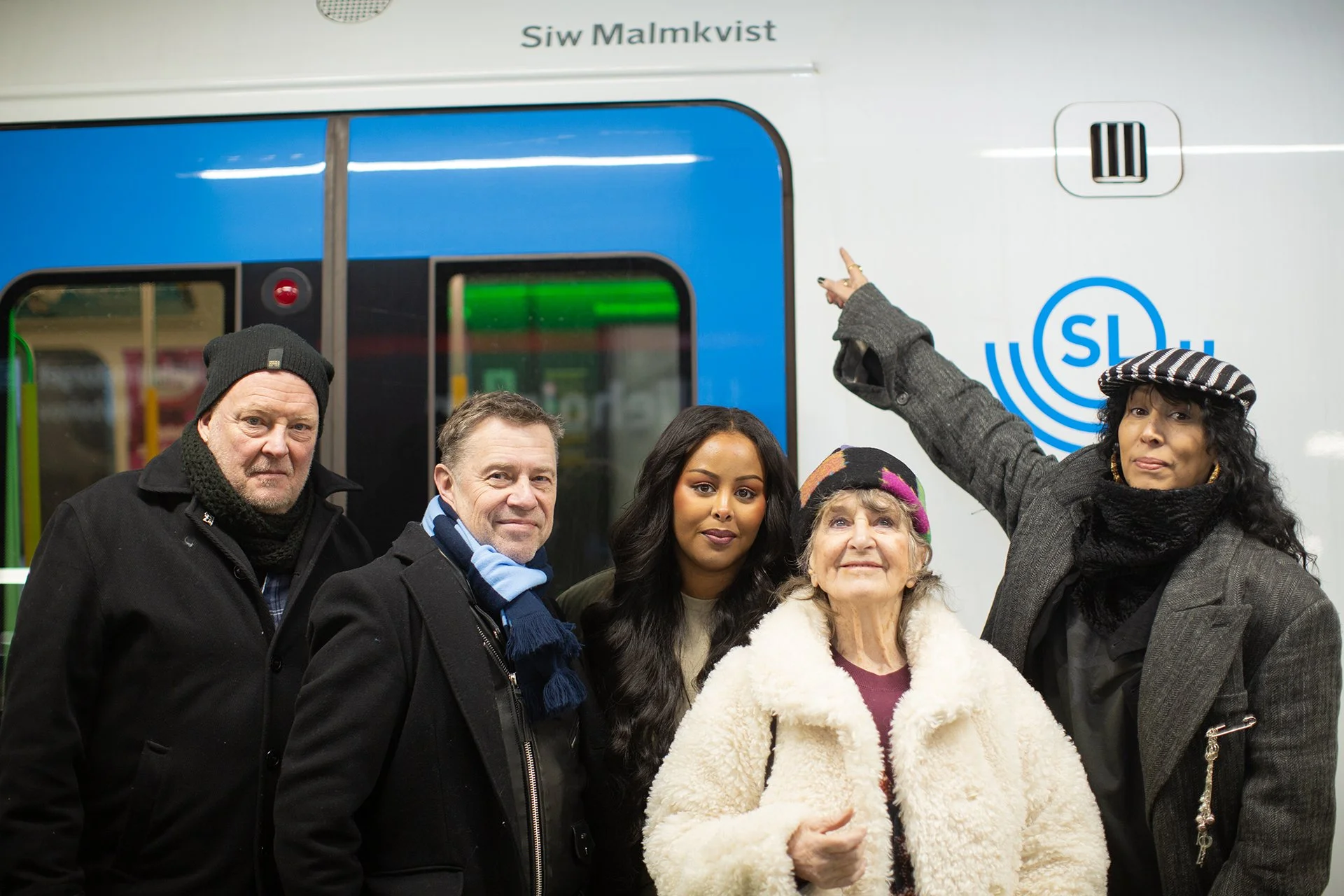 10 artister. 10 vagnar.