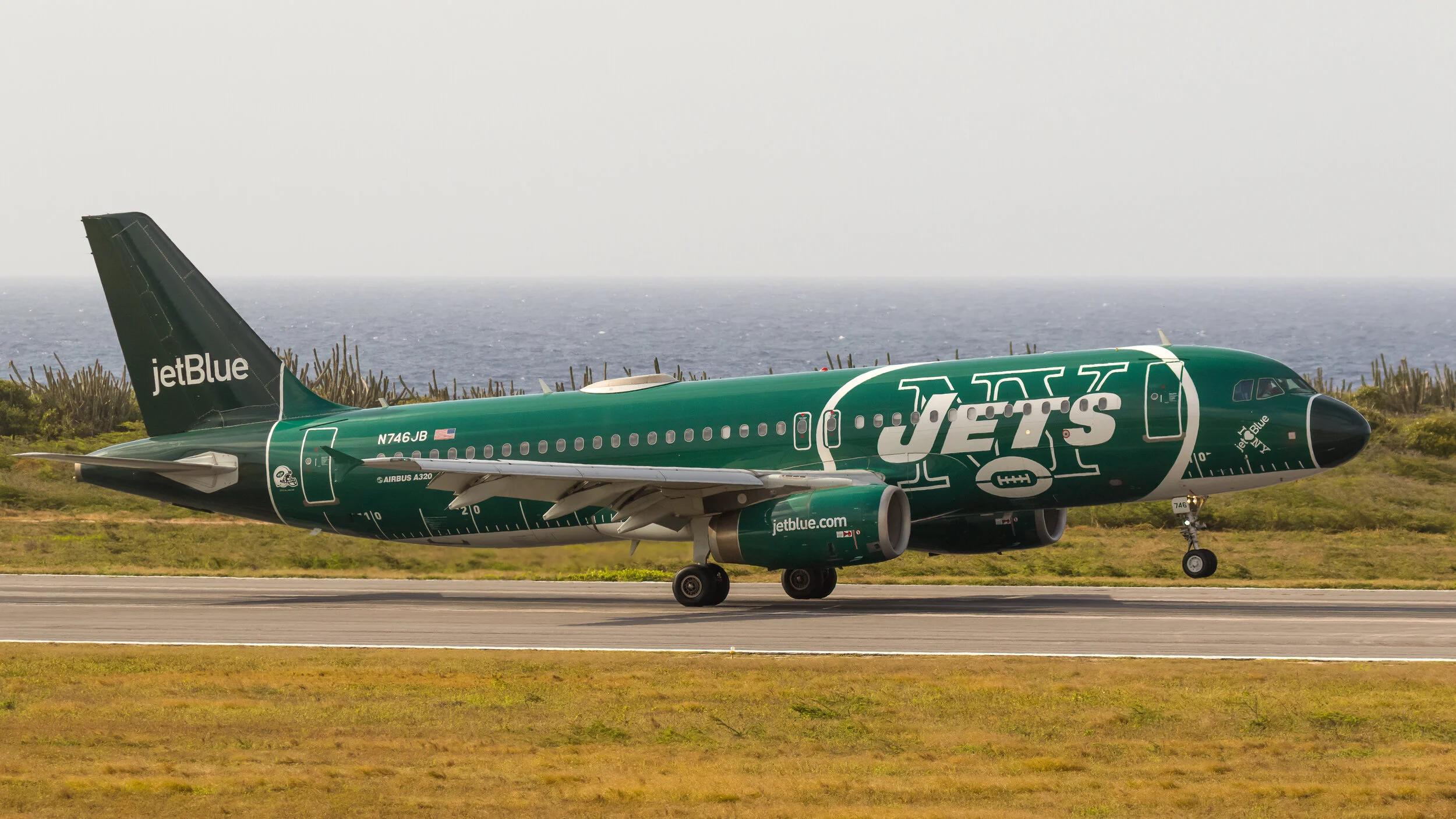 JetBlue Airbus A320 N746JB in original New York Jets livery photographed in 2021