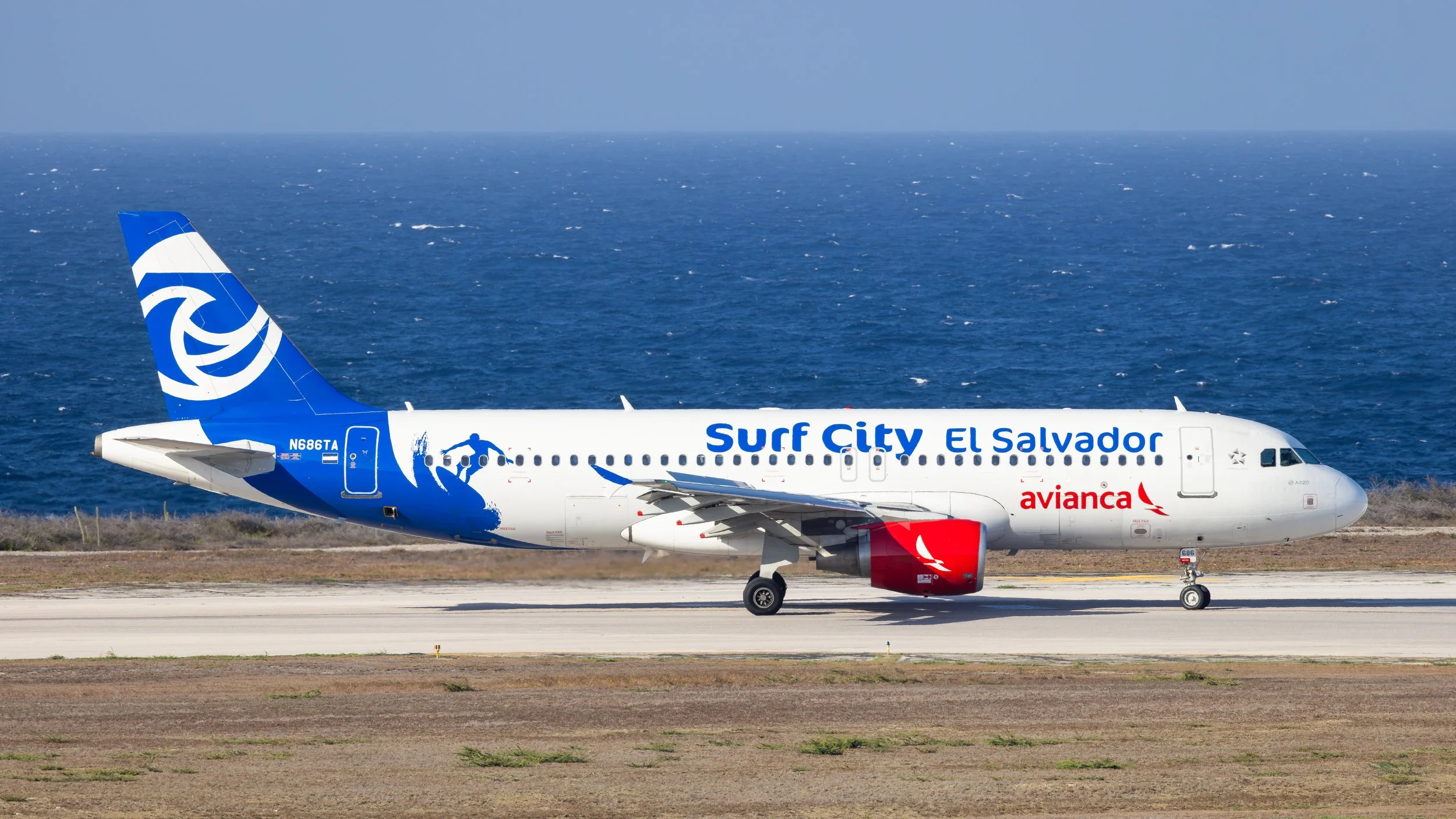 Avianca Airbus A320 N686TA Surf City El Salvador special livery Curacao TNCC 21 Sep 2026-2.jpg