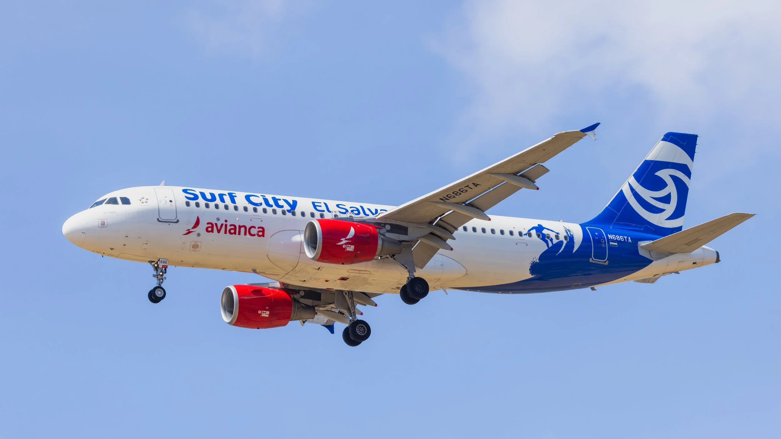 Avianca Airbus A320 N686TA Surf City El Salvador special livery on final for runway 11 in Curacao TNCC 21 Sep 2026
