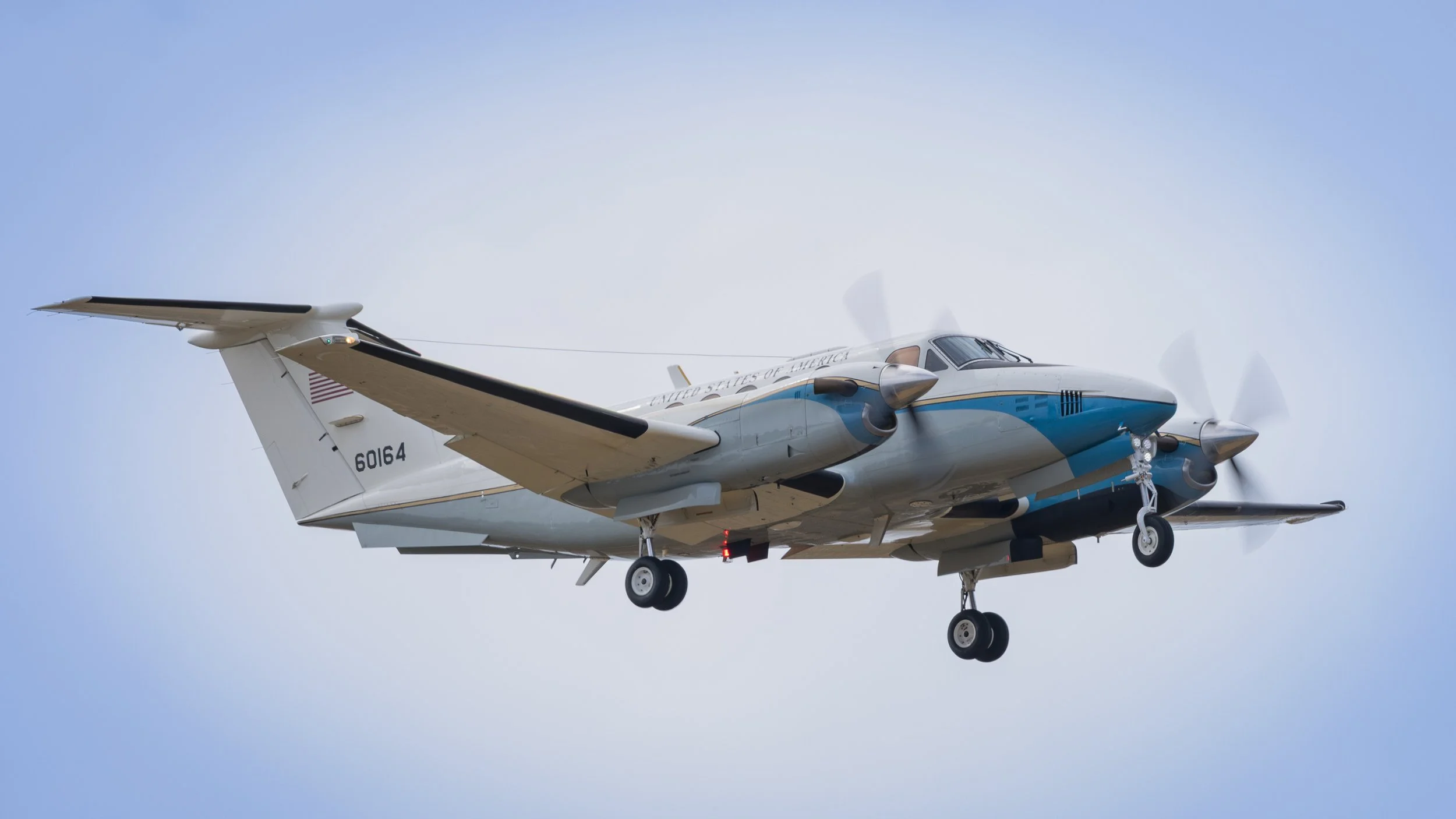 USAF C-12C Huron serial 76-0164 on final for the runway at Curacao TNCC