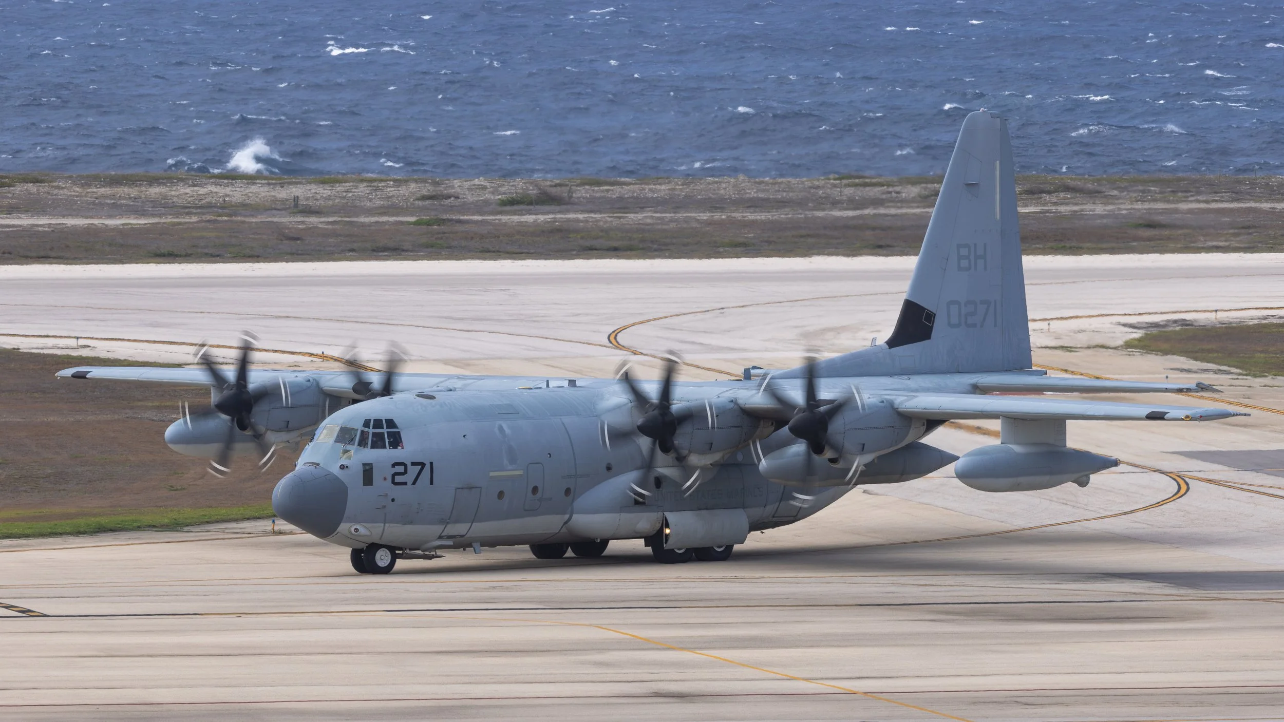 USMC KC-130J BuNo 170271 VMGR-252 taxies to the ramp in Curacao TNCC 18 Jul 2026
