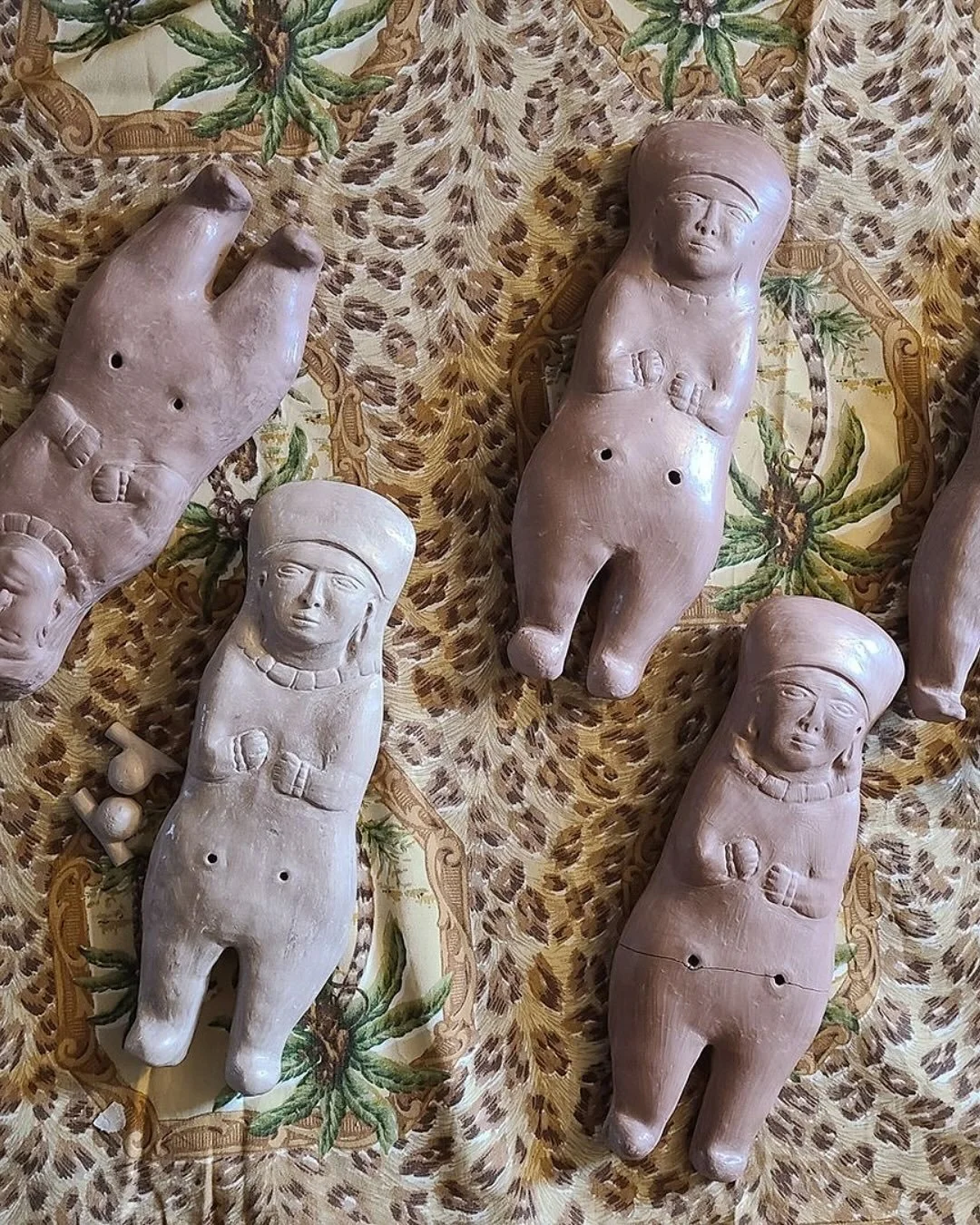 The Voice She Carried: Female Flutes in Ancient Sound
An anthropomorphic flute sculpting series with @koyoltzintli and @sashabotanica 
Across millennia, clay and breath have shaped one another, giving form to the sacred feminine.
In this four-month