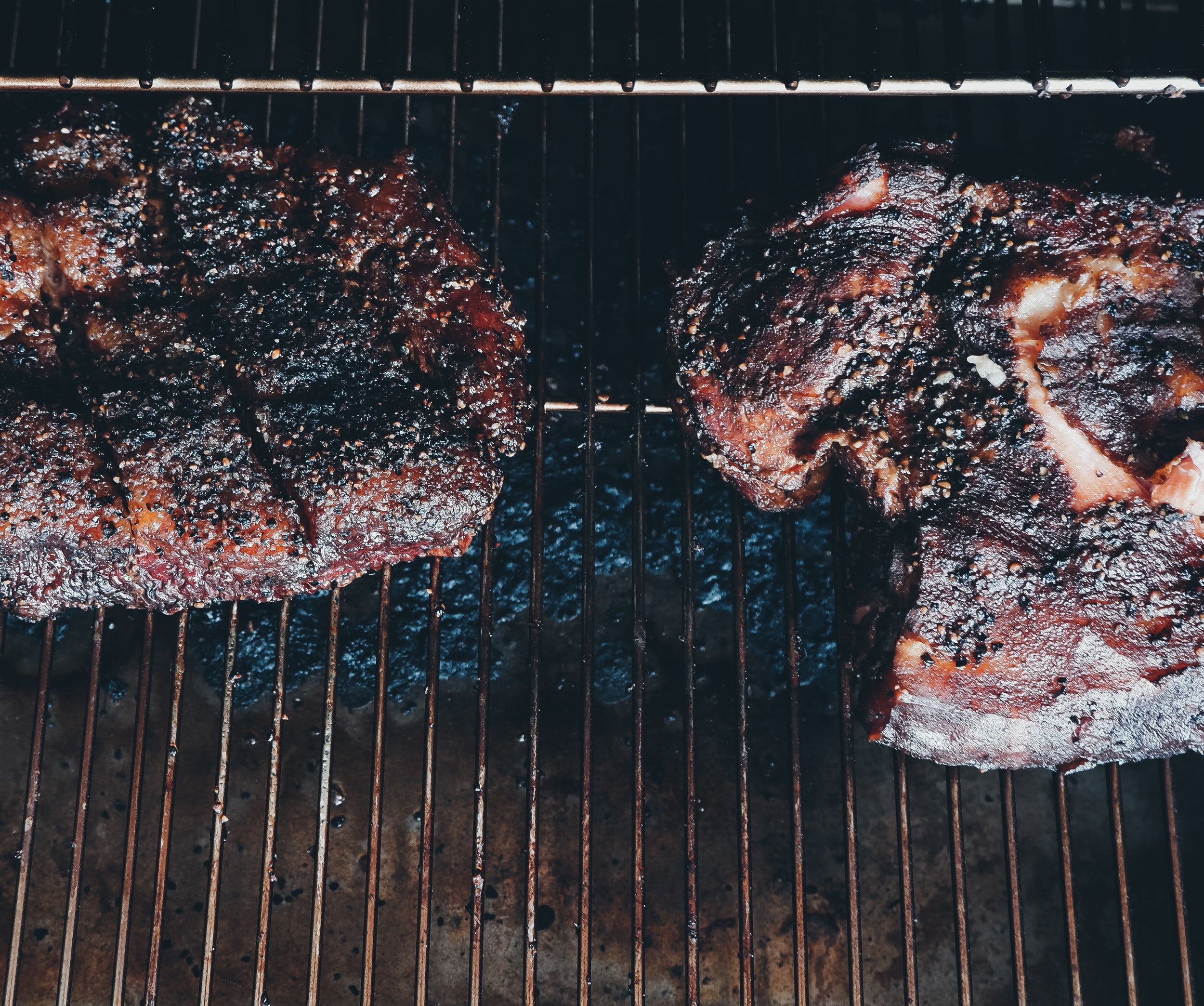 Butcher Paper vs Foil: Which Is Better? - Smoked BBQ Source