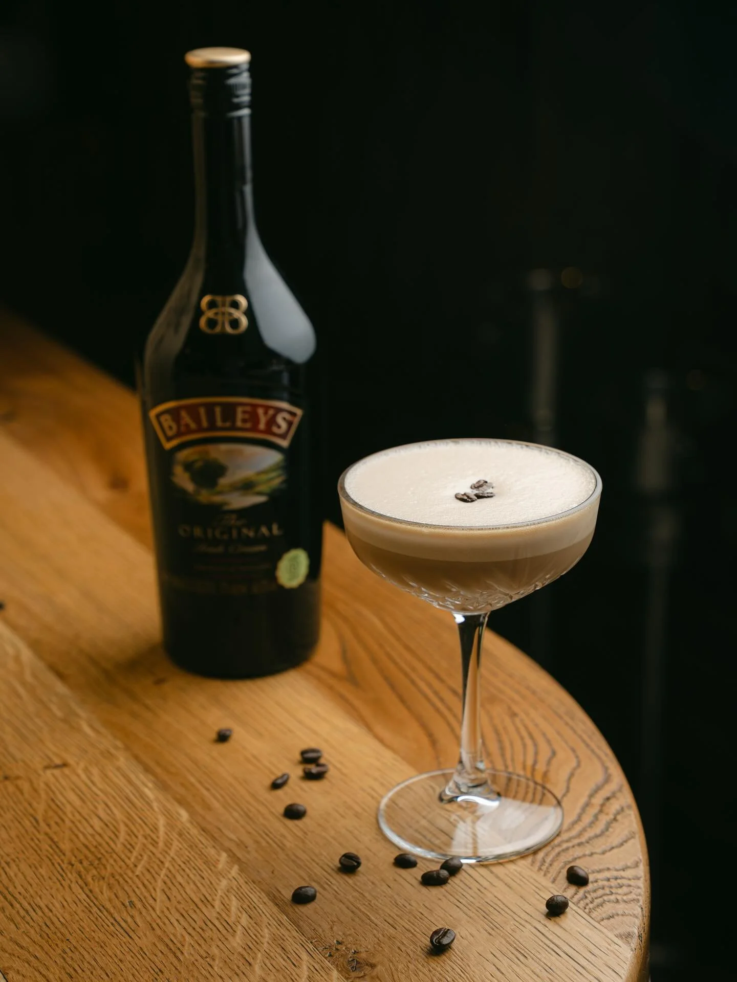 Nieuwe kaart, nieuwe favorieten! 

Onze nieuwe Espresso Martini Baileys wacht op je. Tijd om hem zelf te komen proeven! ☕️🍸