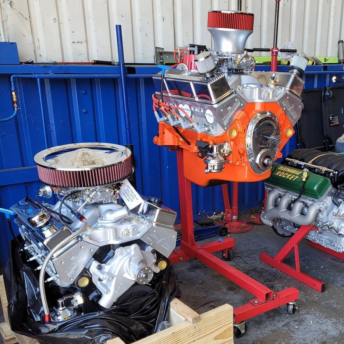 What's better than one brand new @blueprint_engines 383 sbc stroker? How about another 383 stroker with M/T valve covers in full 70's pro-street spec! Oh and a 13:1 #clevelor Ford race engine and a backdated LS3 doesn't hurt 😉 hit us up if you want 