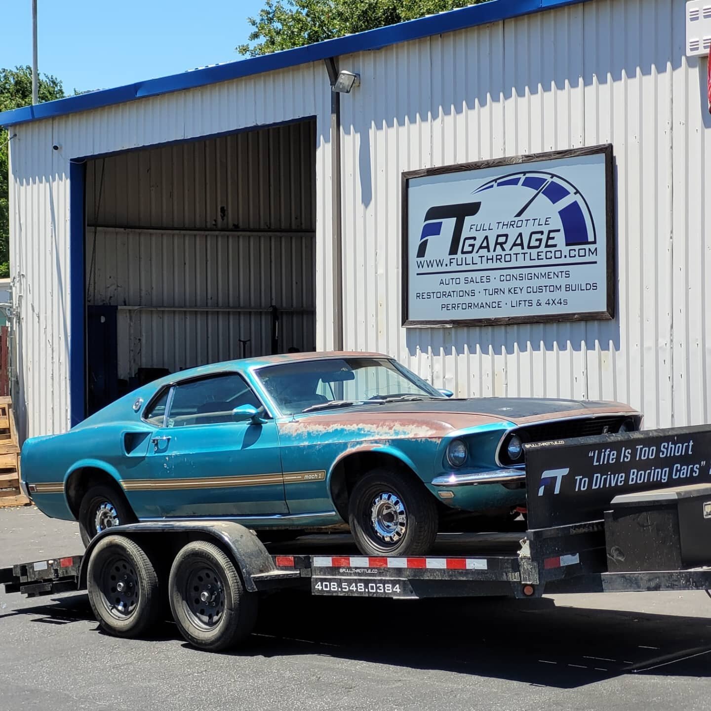 Our client just picked up this beautiful numbers matching #1969 #Ford #Mustang #mach1 #428 #cobrajet, but unfortunately the engine is seized 🥺. Trying to figure out which direction he wants to go with the build. Should we do a vintage TransAm race c