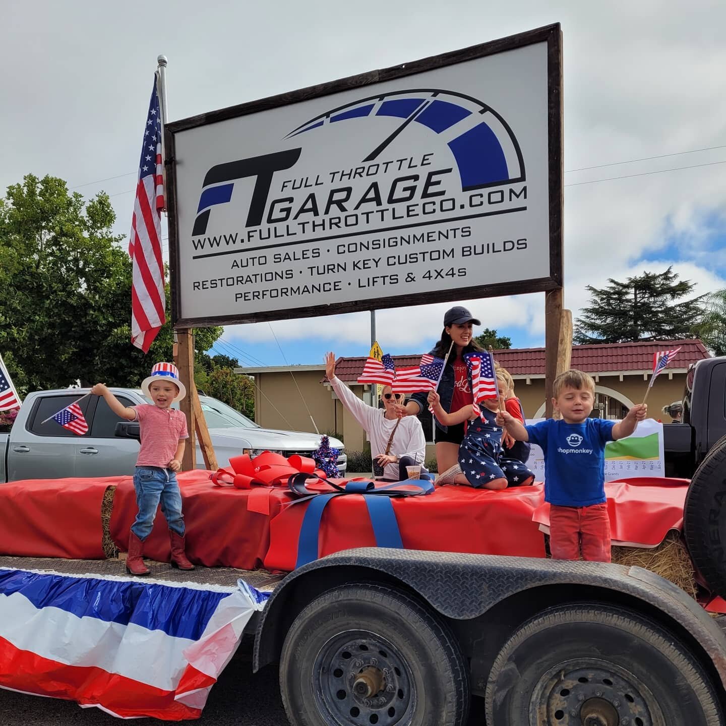 We're all ready for the #morganhill 4th of Joly parade!! Give us a wave if you see us drive by 🇺🇸🏁🇺🇸🏁 Happy 4th!!!

@full_throttle_co #fullthrottle #halfthrottle #fullthrottlegarage #shoplife #fabshop #tuningshop #raceshop #customshop&nbsp; #ga