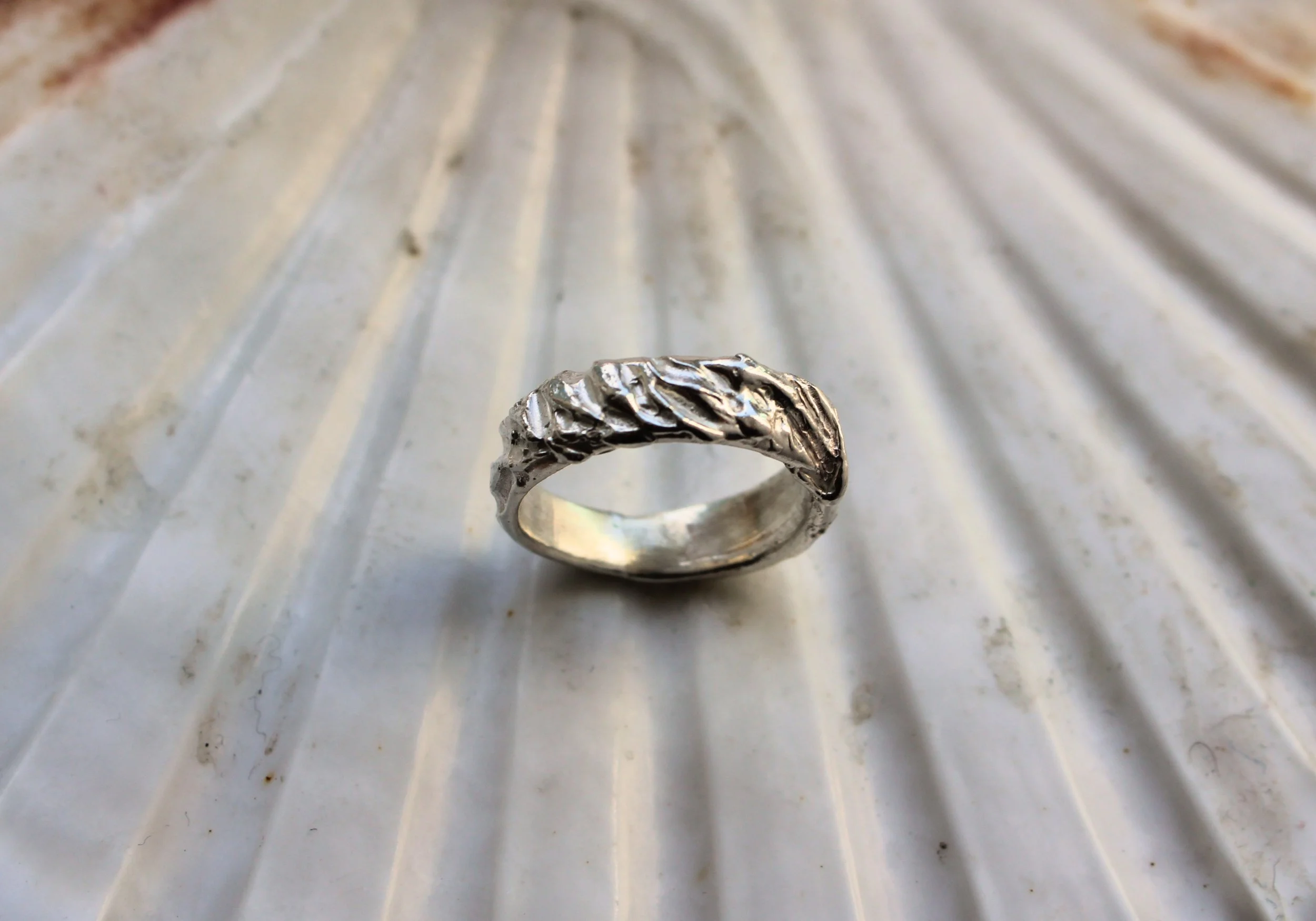 24_04 Atlantic Carved Ring Silver 1.jpg