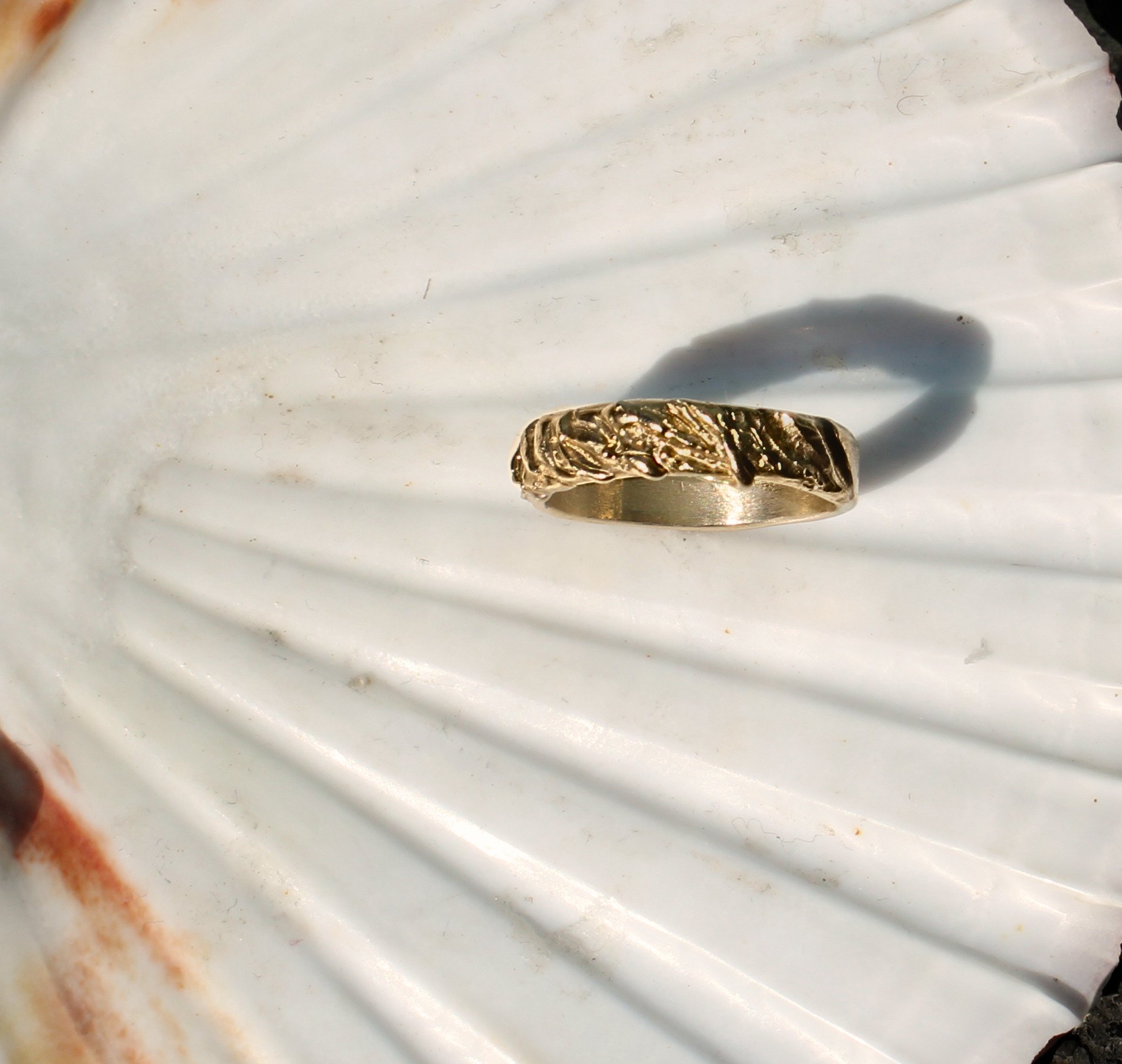 24_04 Atlantic Carved Ring Gold 2.jpg
