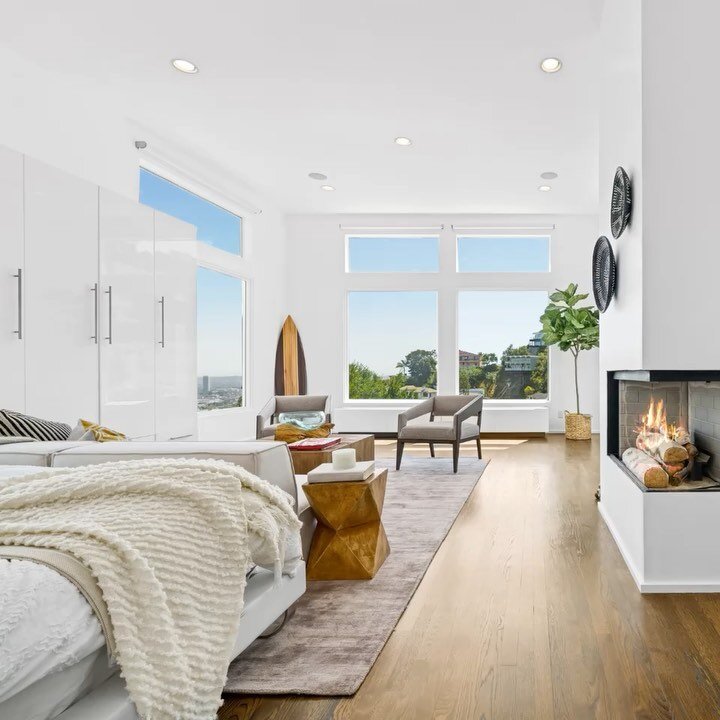 🍾🍾 IN ESCROW 🥂🥂

This Hollywood Hills sanctuary is officially in escrow!! Offered at $2,495,000

I had the privilege of helping my friend Adrian sell his LA &ldquo;pied de terre&rdquo; all from the comfort of his Stockholm pad.

At #AdamBrawerEst