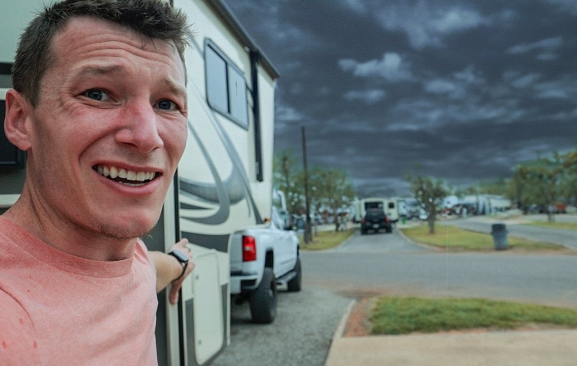 If you ever plan to RV across the country during spring then listen up 🌪️

The flowers may be blooming but when the sky turns an interesting color, you&rsquo;ll be second guessing this lifestyle. 
(We all have those second guessing moments 😯)

Luck