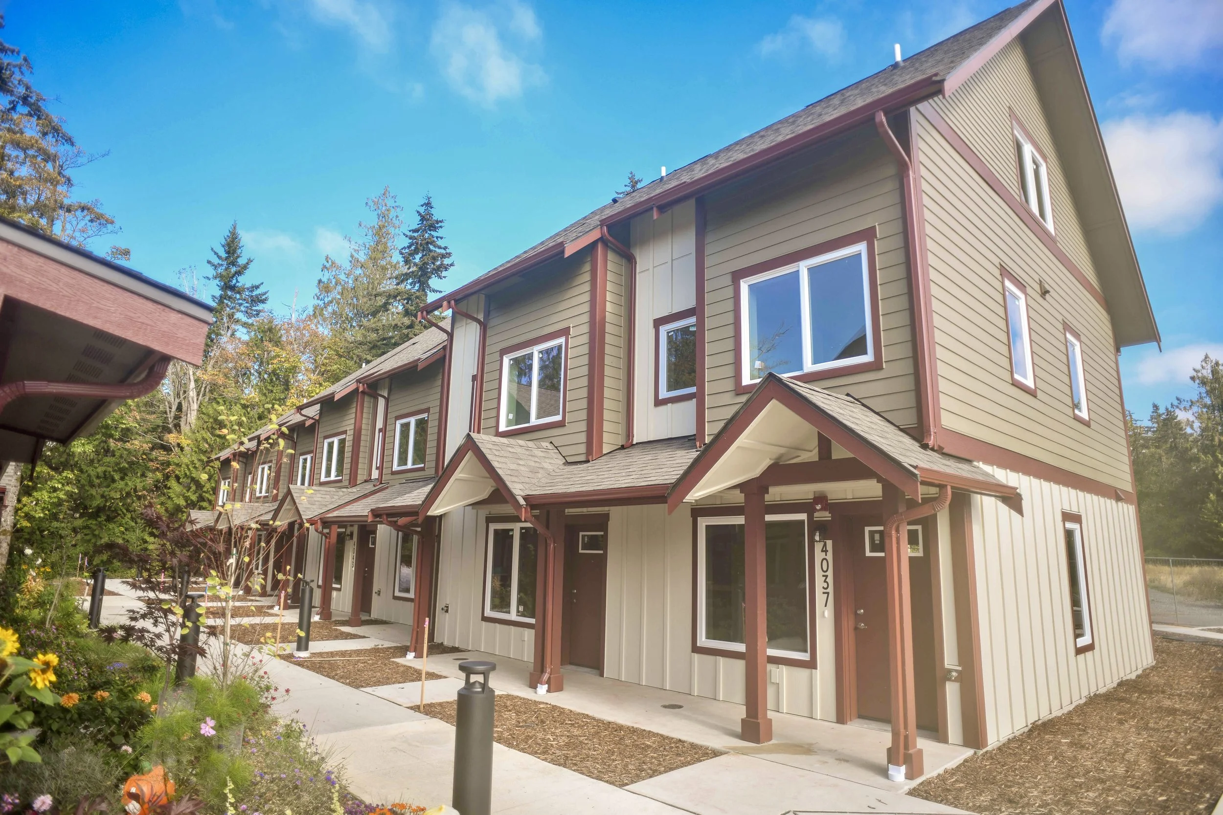 Telegraph Townhomes south-facing walkway.