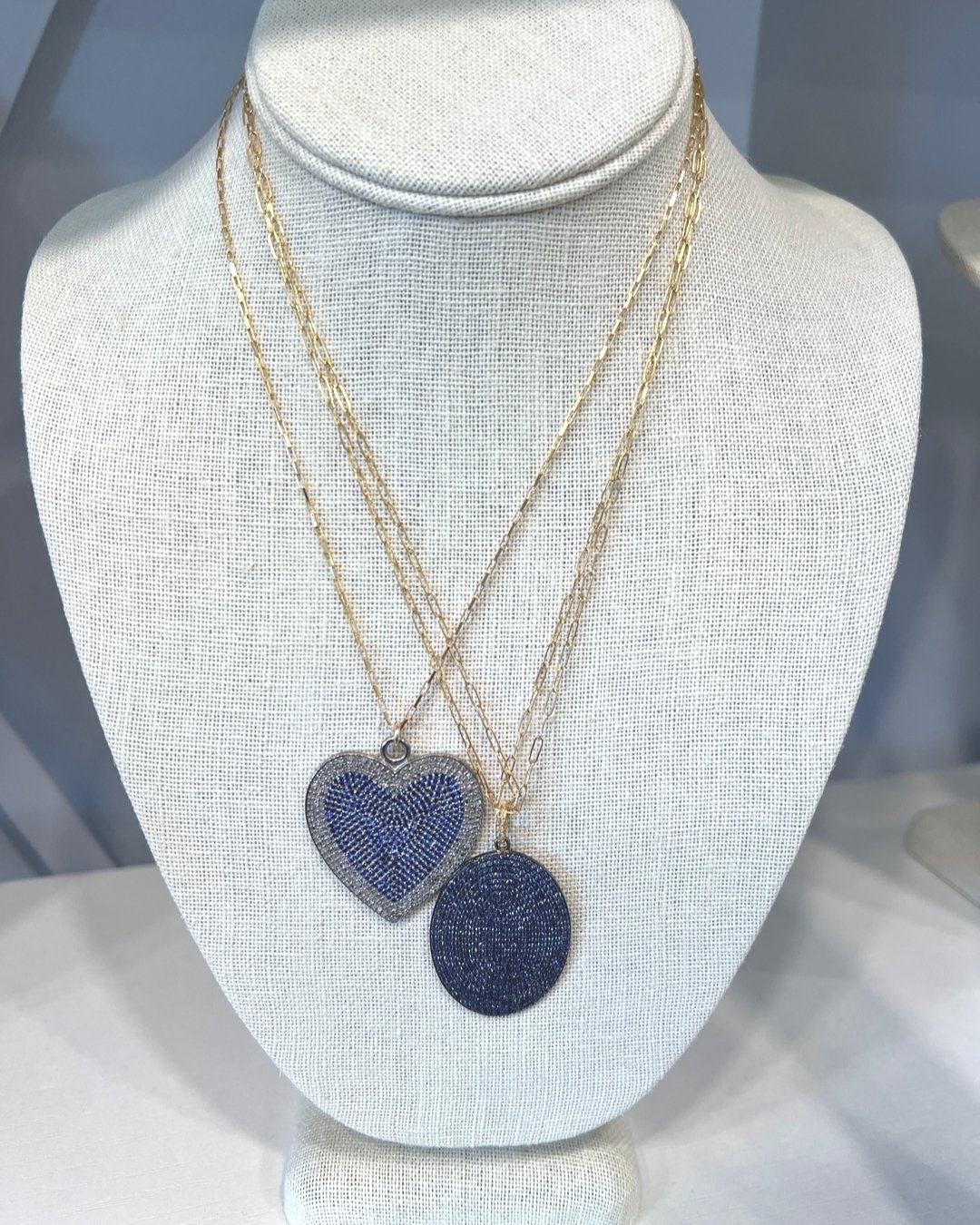 Mom loves bling! Make her day with something special. Diamonds and sapphires, anyone??!! #hamiltongracedesigns #shopmelange #shoposterville #osterville #shopthecape #capecod #jewelry #jewelrydesigner #bagsbagsbags #handbags #custommade #shopcollabora