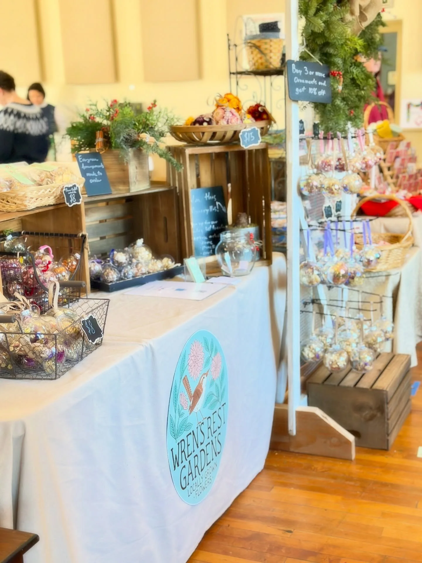 We are here at the Purcellville Holiday Market at the Bush Tabernacle skating rink until 6 pm tonight! We have tons of ornaments made from locally grown dried flowers and some wreaths. My fave are the little Christmas tree diorama ornaments ☺️ we are