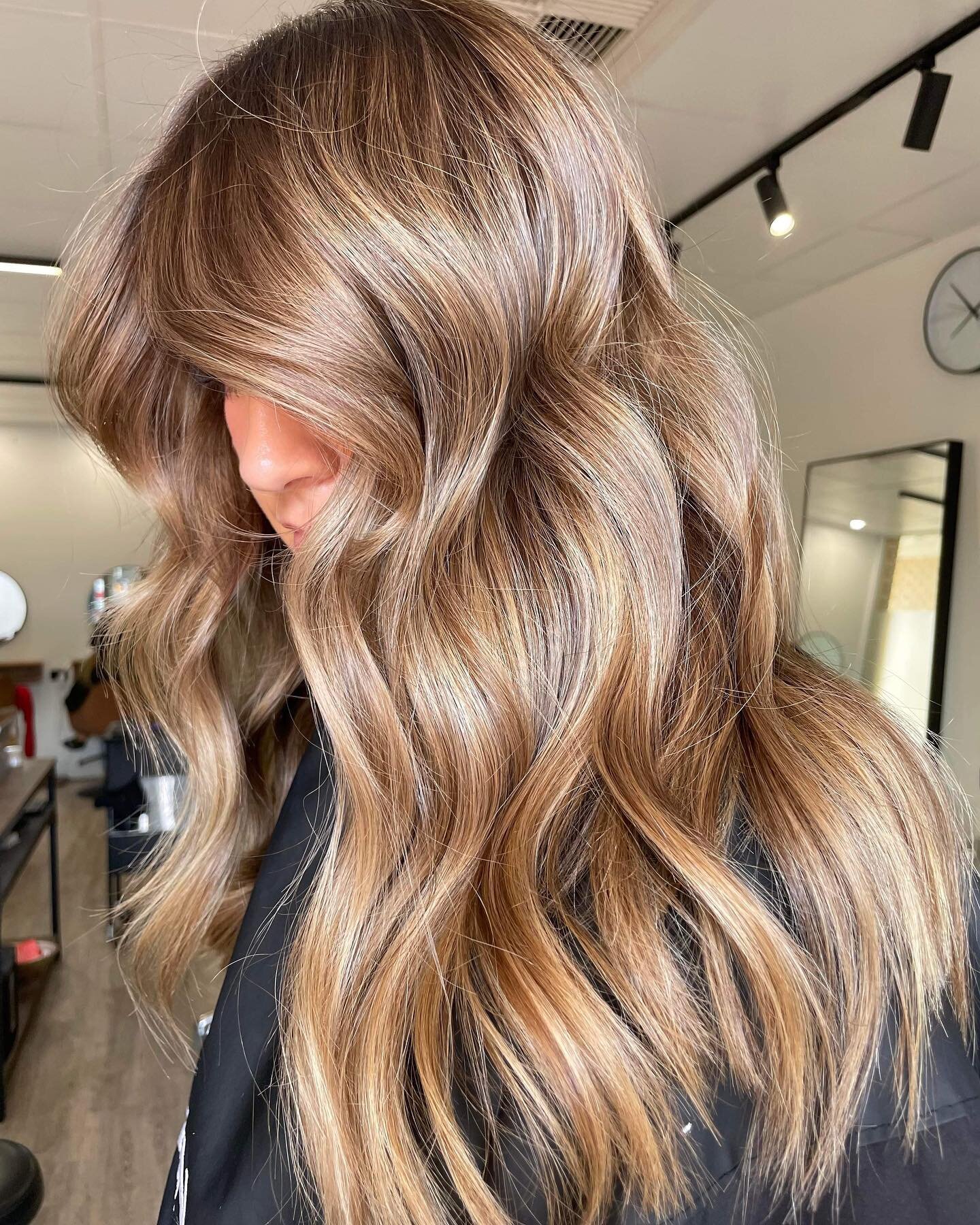 BRB Having a 🔥BRONDE🔥 moment 😍😍

Hair by @indi_studiolioness ❤️❤️
HIT SAVE for your Inspo folder