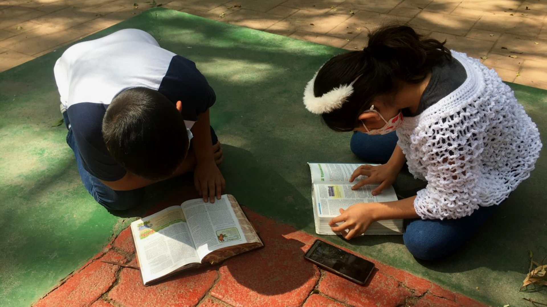 A todos los maestros en su día