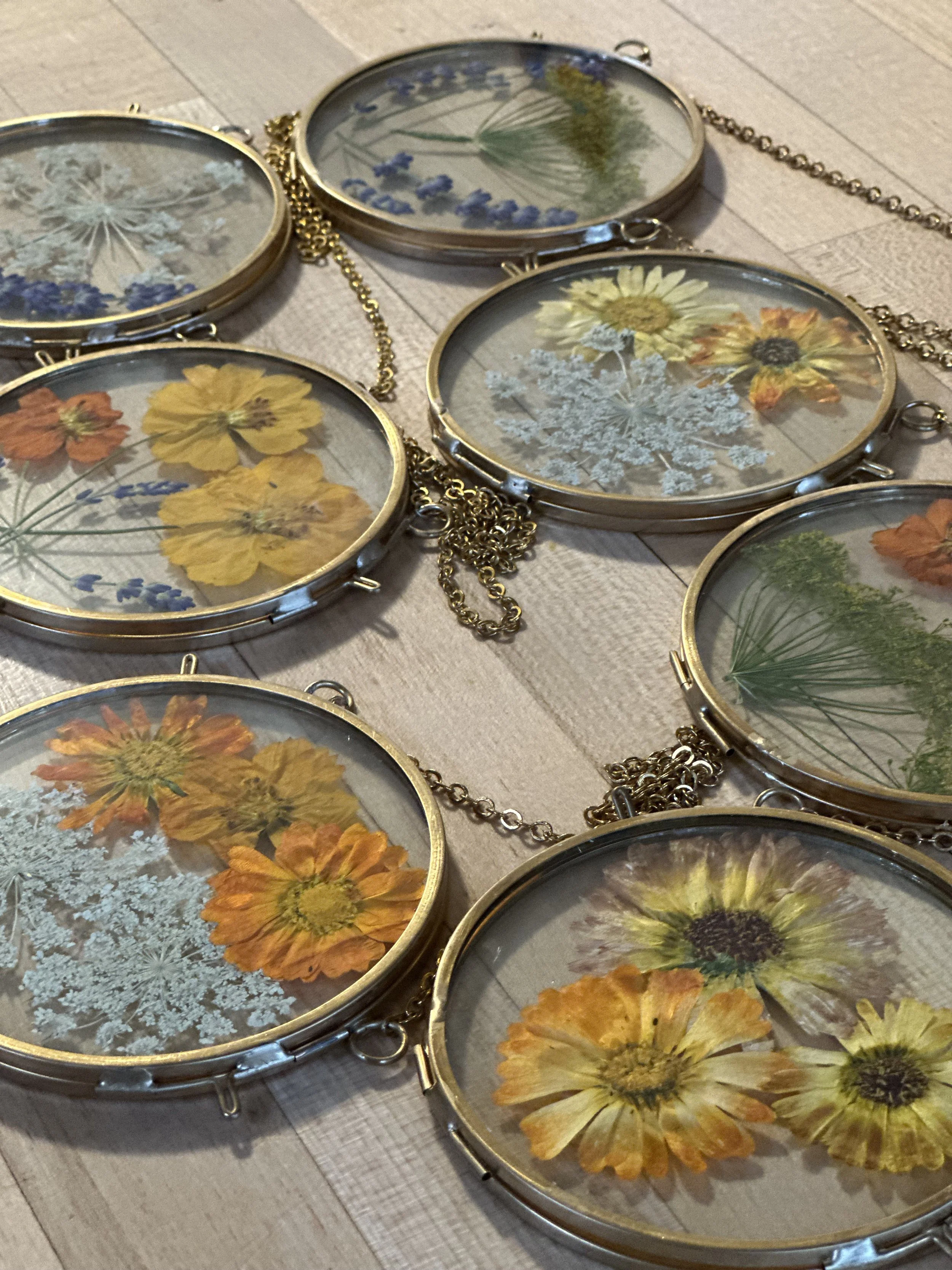 pressed floral frame, vintage brass frame, pressed wild flowers, dried flowers, botanical art, delicate, nature, cosmo, calendula, queen Anne's lace