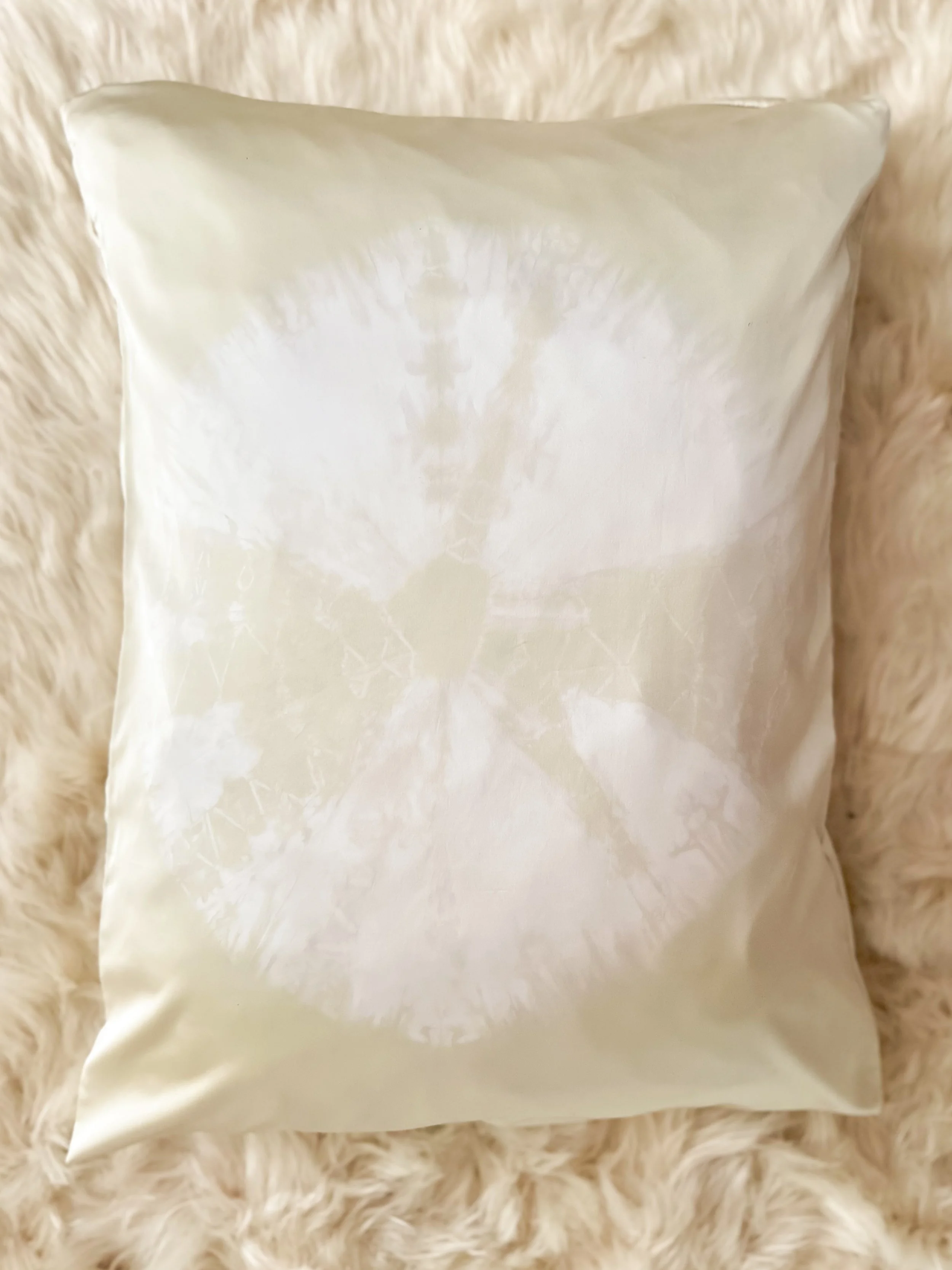 100% mulberry silk pillowcase, hand-tied, hand-dyed, standard size, hidden zipper. Beneficial for hair and skin health, breathable and hypoallergenic for better sleep. Small-batch made.