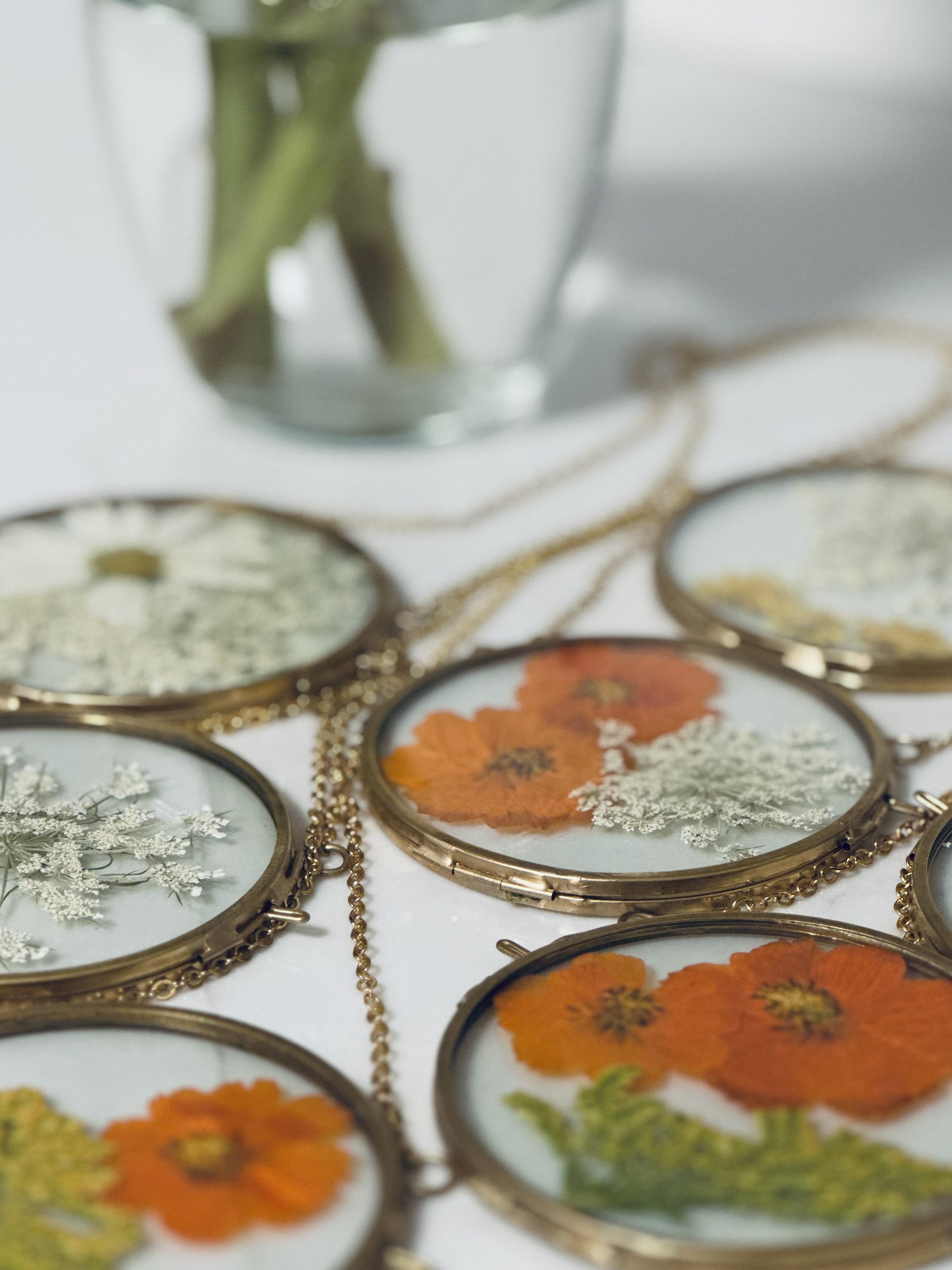 pressed floral frame, vintage brass frame, pressed wild flowers, dried flowers, botanical art, delicate, nature, cosmo, calendula, queen Anne's lace