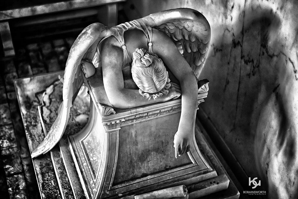 weaping_angel_bw.jpg