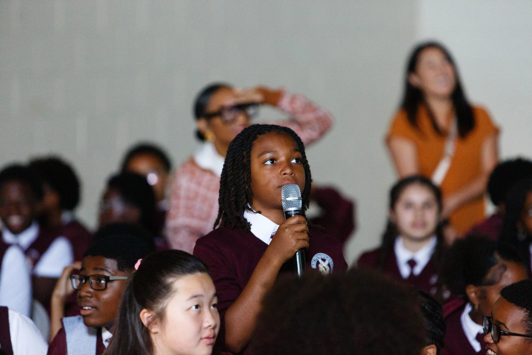 Our Ignite the Brain Youth Event at CNS was a powerful reminder: representation starts early. Somewhere in this group is a future neurosurgeon. This year we tag teamed our event with @learningwithseanthesciencekid, who brought energy, curiosity, and 