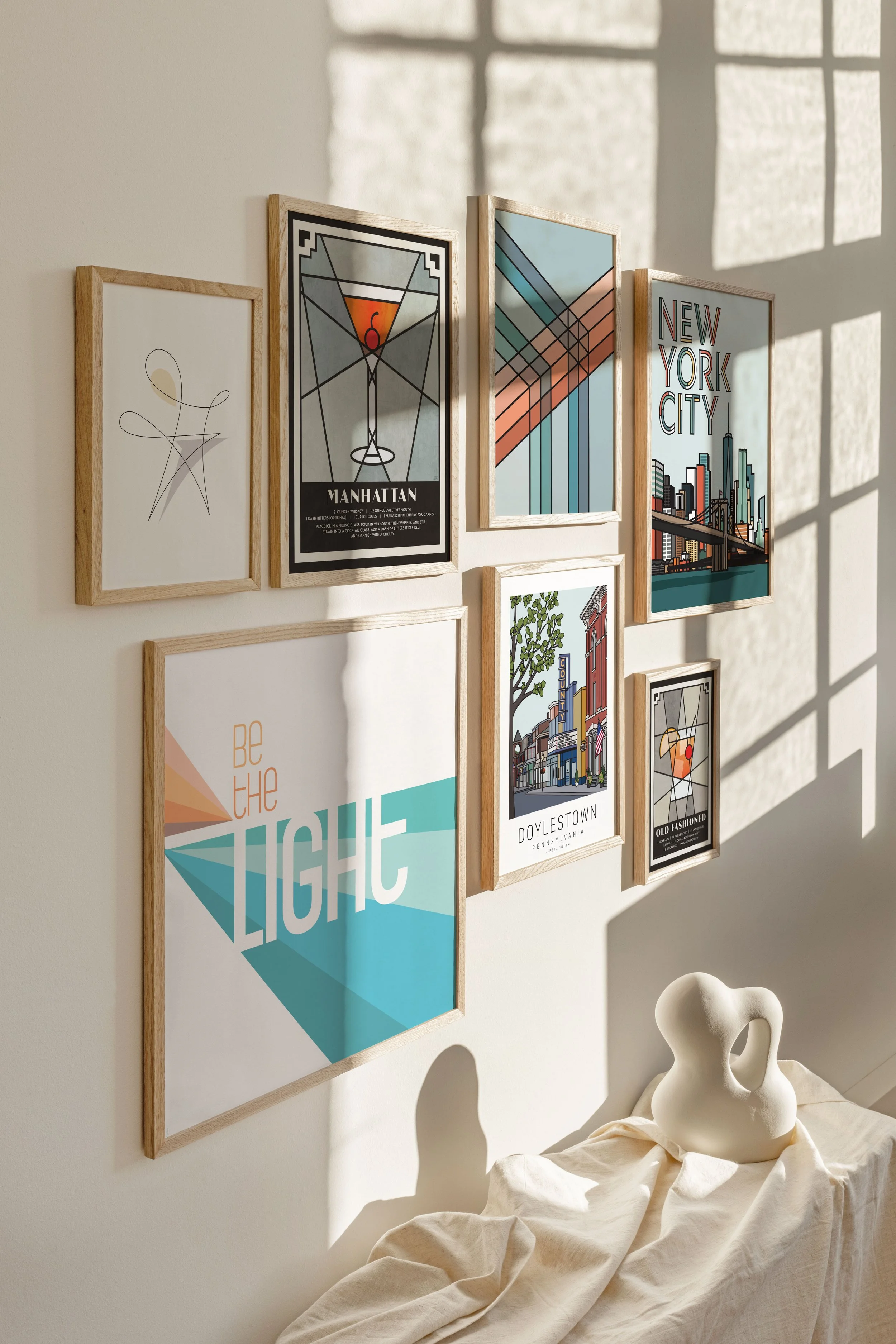 Abstract and geometric modern art by 3 Suns Studio.