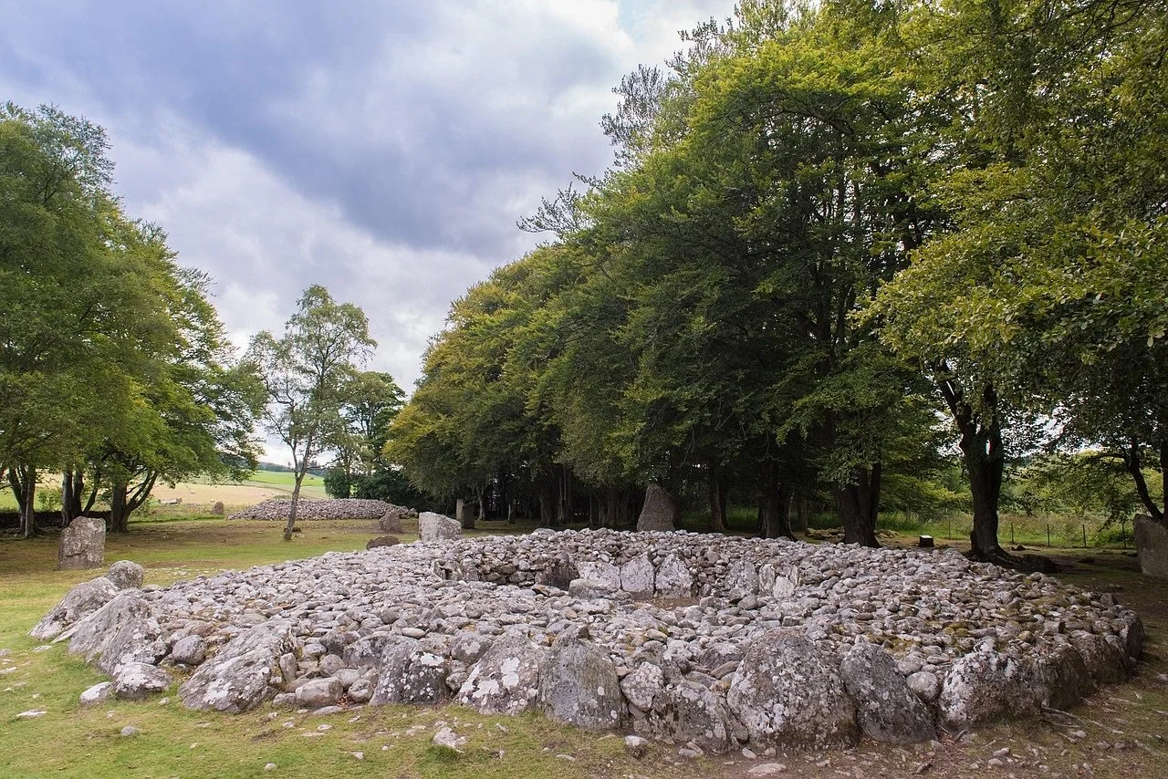 Clava Cairns is a Bronze Age burial site dating back 4,000 years. We will explore this intriguing site. The energy of this site must be amazing. We&rsquo;re told to also pay attention to the trees.

#explorescotland #clavacairns #bronzeagearchaeology