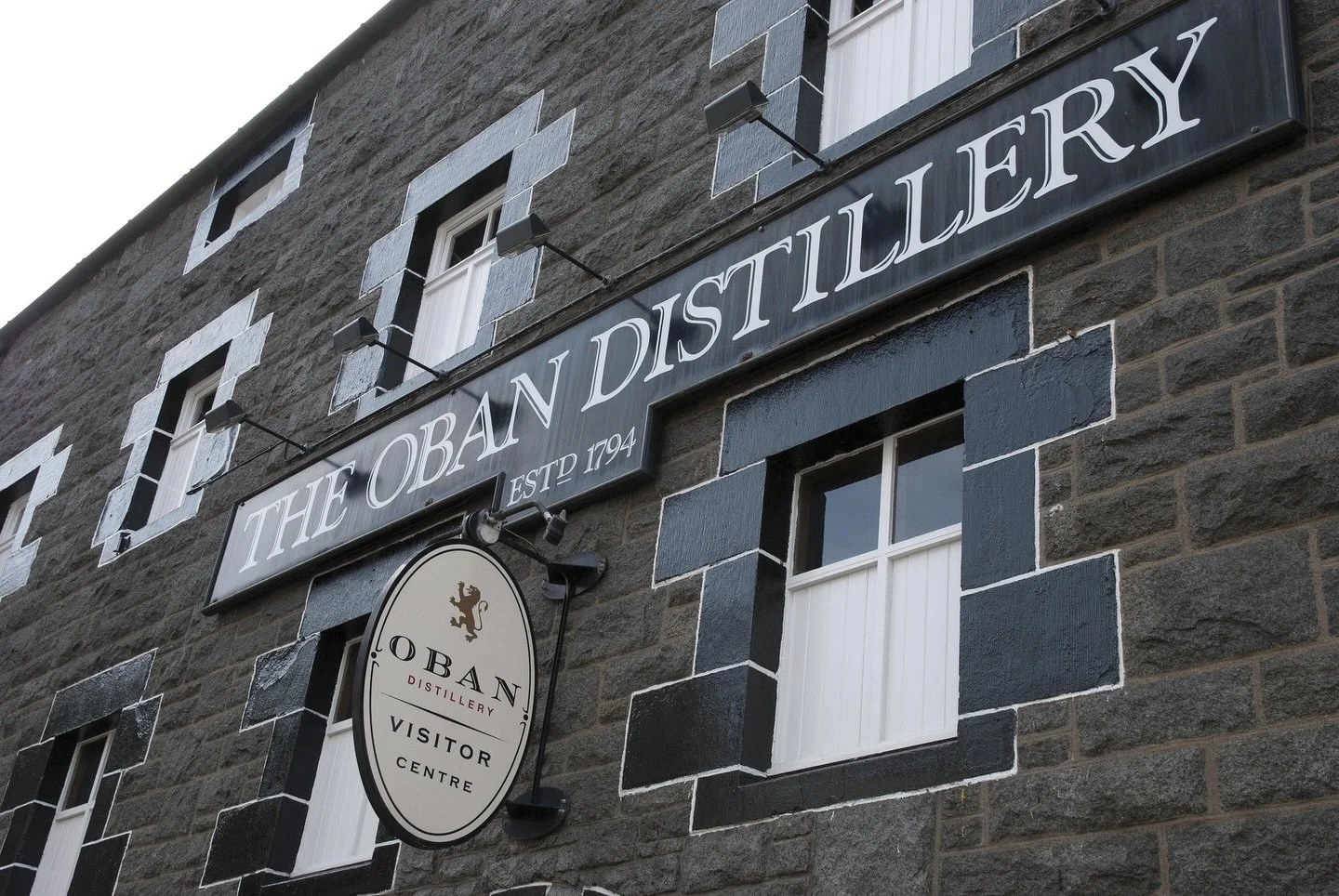 We can&rsquo;t wait to tour some distilleries while in Scotland and learn about the process for making this famed beverage.🏴󠁧󠁢󠁳󠁣󠁴󠁿🥃

#scotch #distillery #oban