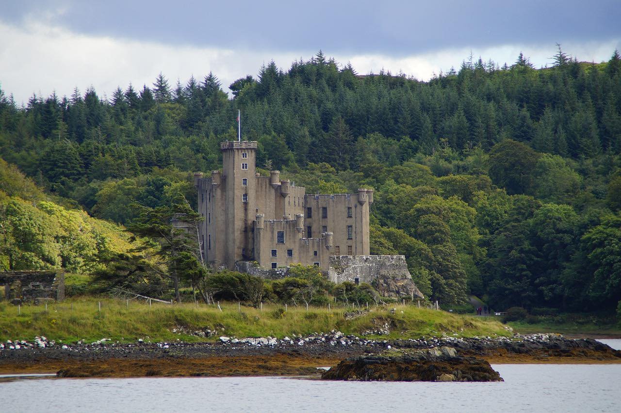 I wonder if we will tire of visiting castles on our Scotland trip?🏰🏴󠁧󠁢󠁳󠁣󠁴󠁿

#scottishcastles #travelscotland #castlesofscotland