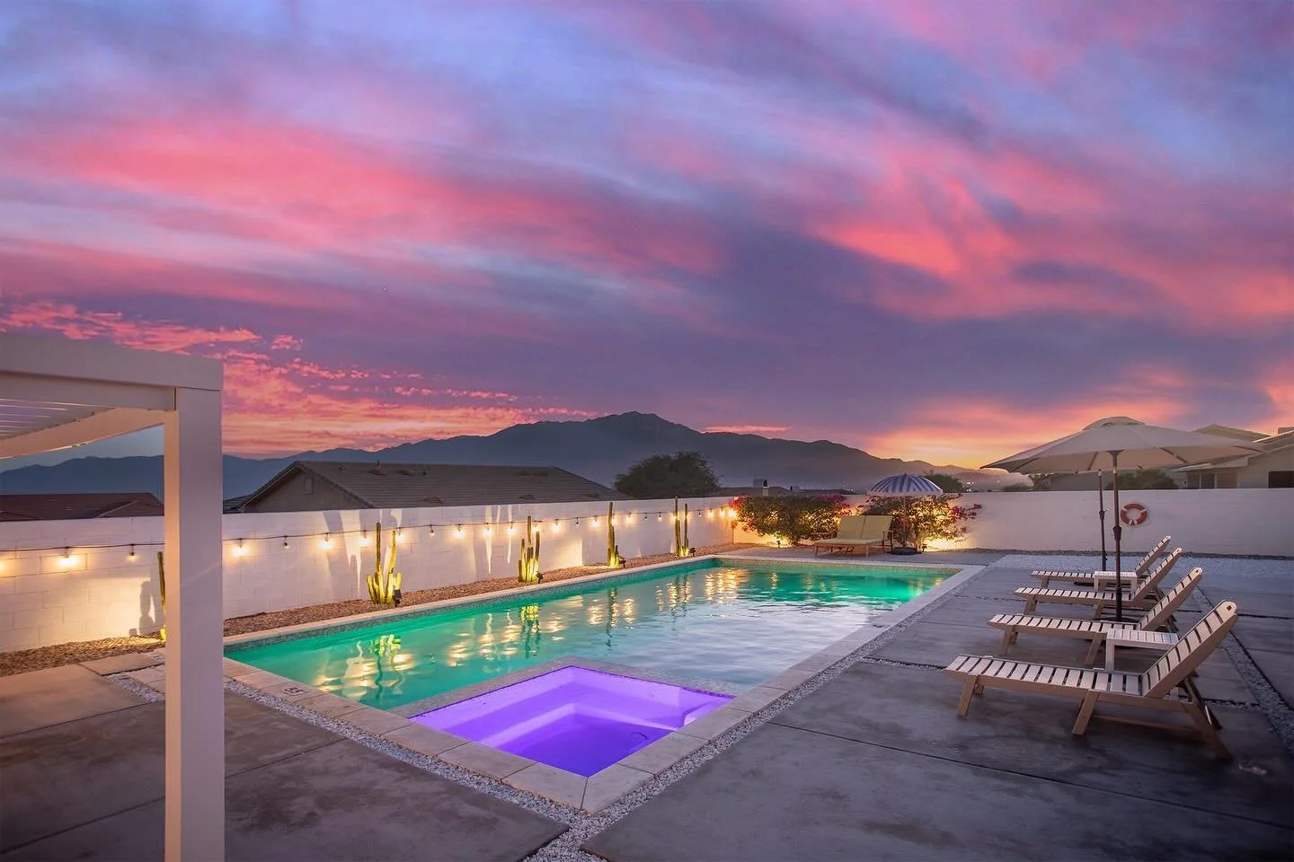 Snippets from a recent shoot of a Palm Springs vacation rental. The pool view alone made me never want to leave! #airbnb #vacationrentalpalmsprings #realestatephotography #airbnbphotography #palmspringsairbnb #realestate
