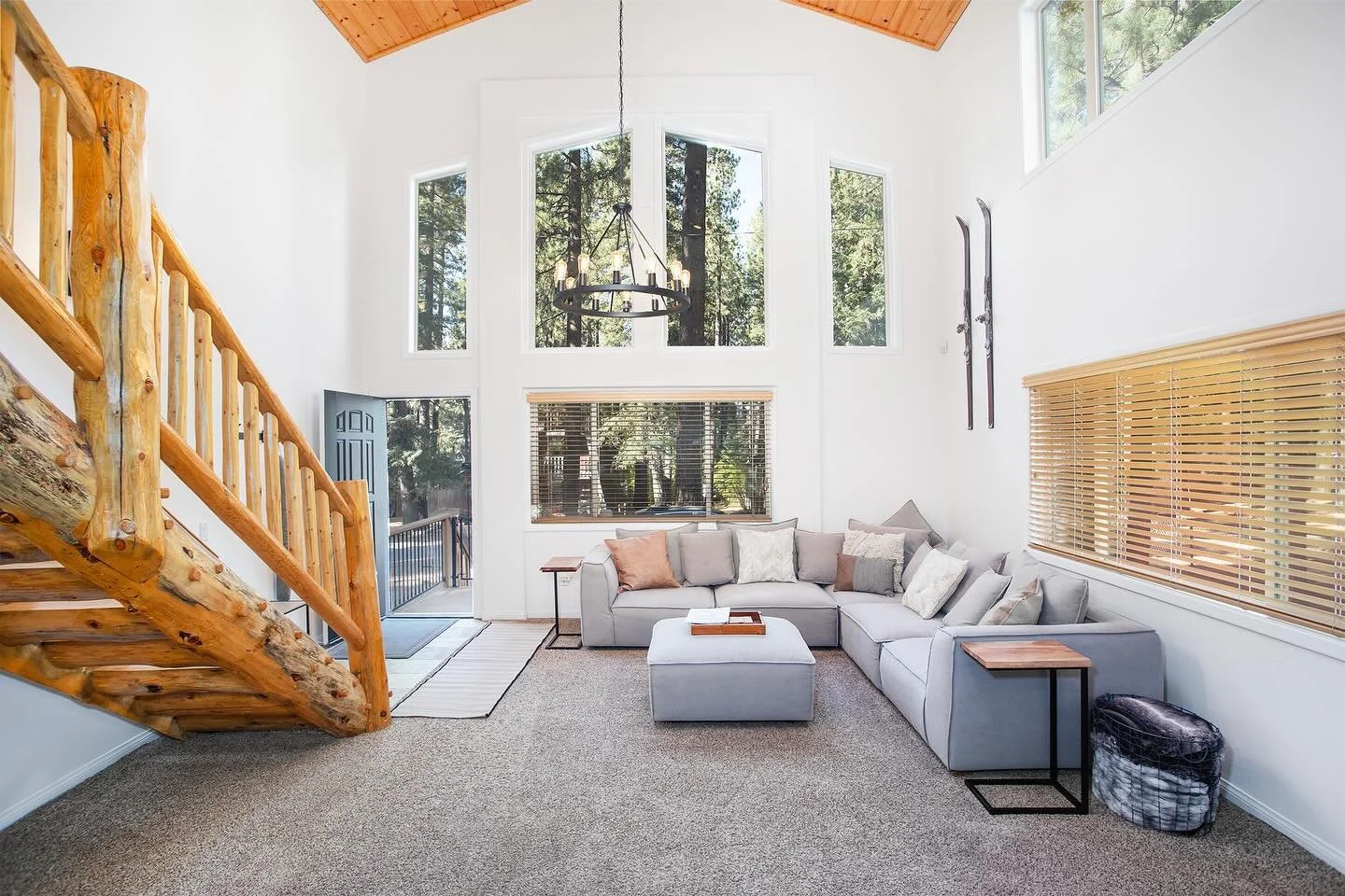 New photos of this Big Bear Lake gem! This cozy cabin features 2 bedrooms, 2 bathrooms and can comfortable sleep up to 5 guests. It&rsquo;s complete with an indoor and outdoor fireplace as well as a hot tub for those chilly nights. With its bright an