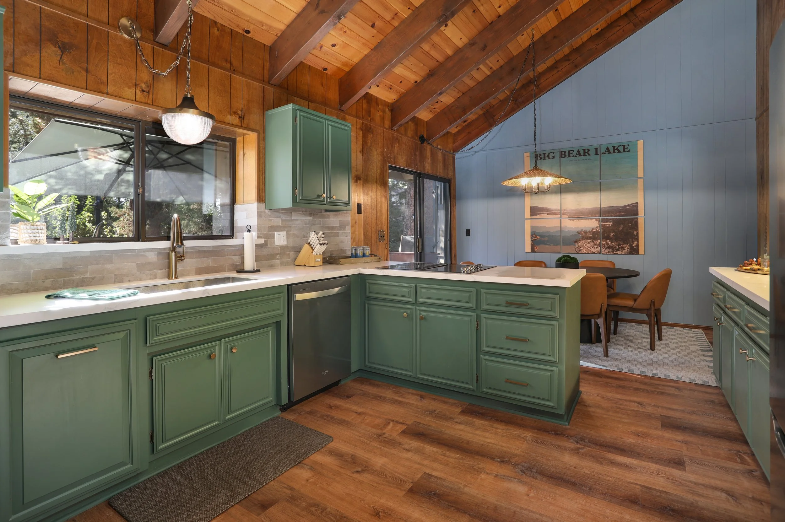 4_Kitchen_1.jpg