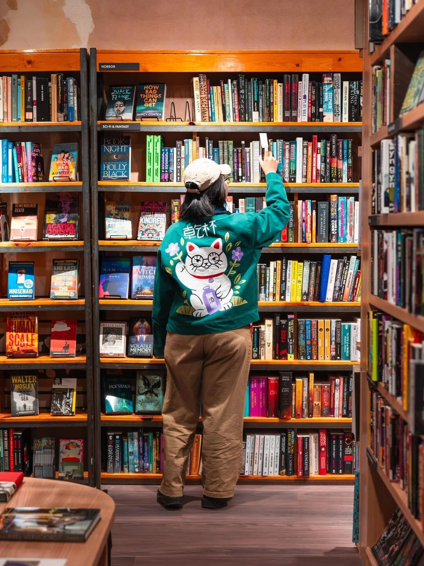 Yes, this bookstore is in OHIO. Made a custom hand painted jacket for Patrick (big thank you!) 

If you&rsquo;re interested in one, please message or email me!&nbsp;

📍 Visible Voice Books 4601 Lorain Ave, Cleveland, OH 44102 @visiblevoicebooks 

📸