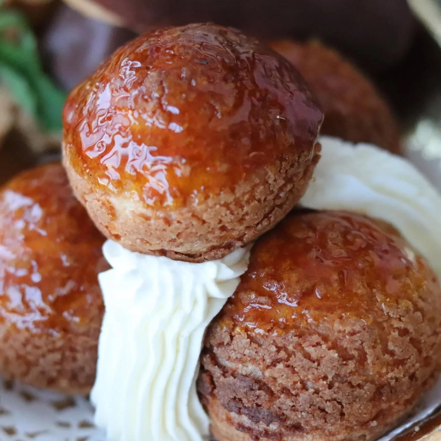 Saint Honor&eacute;.  Beautiful flavours all in one bite!  Choux Pastry covered with Caramel, filled with Cr&egrave;me P&acirc;tissi&egrave;re and engulfed in Cr&egrave;me Chantilly.  What a beautiful thing ❤️ 

#homebasedbakery #torontoeats #bakedgo